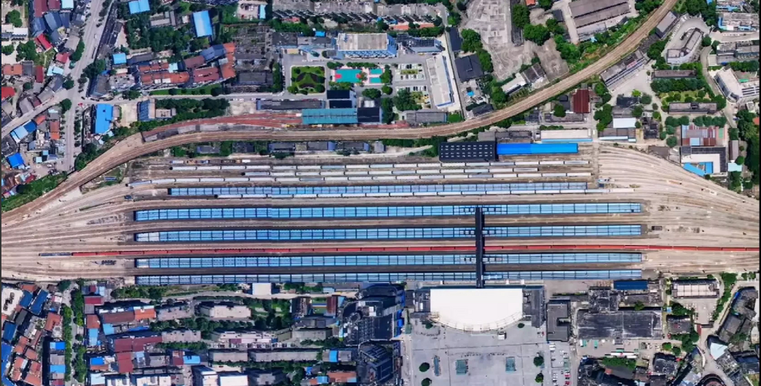 全国性铁路枢纽,西南地区的门户枢纽,湖南怀化火车站.