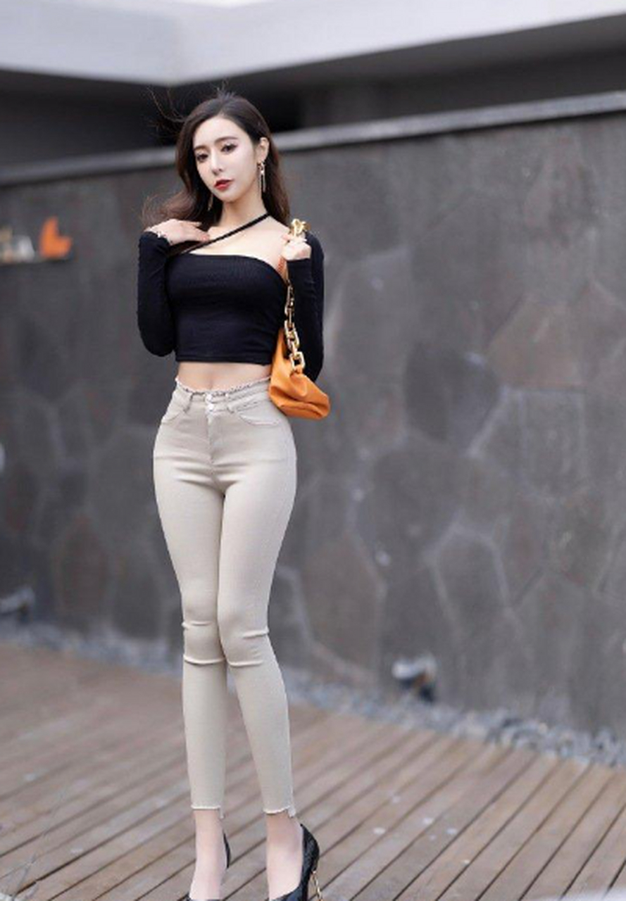 气质美女要开始炸街了