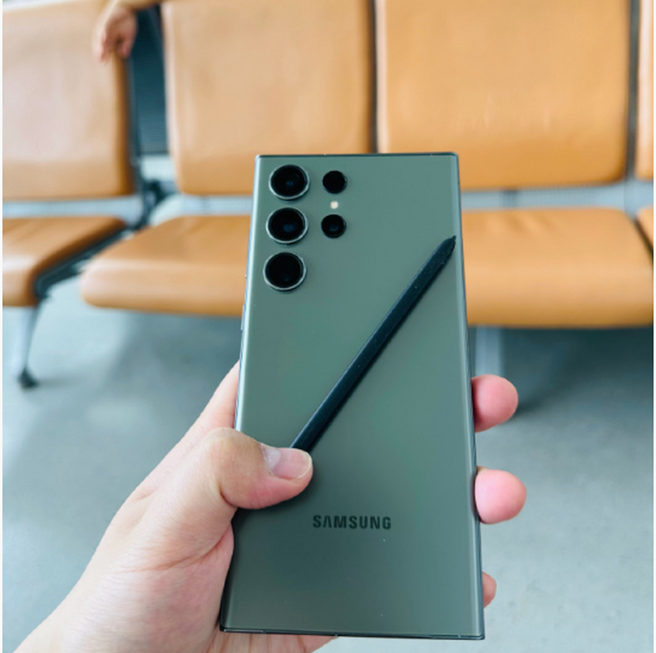 三星这只笔 spen,可以说直接将三星s23ultra务属性拉满,这么有逼格的