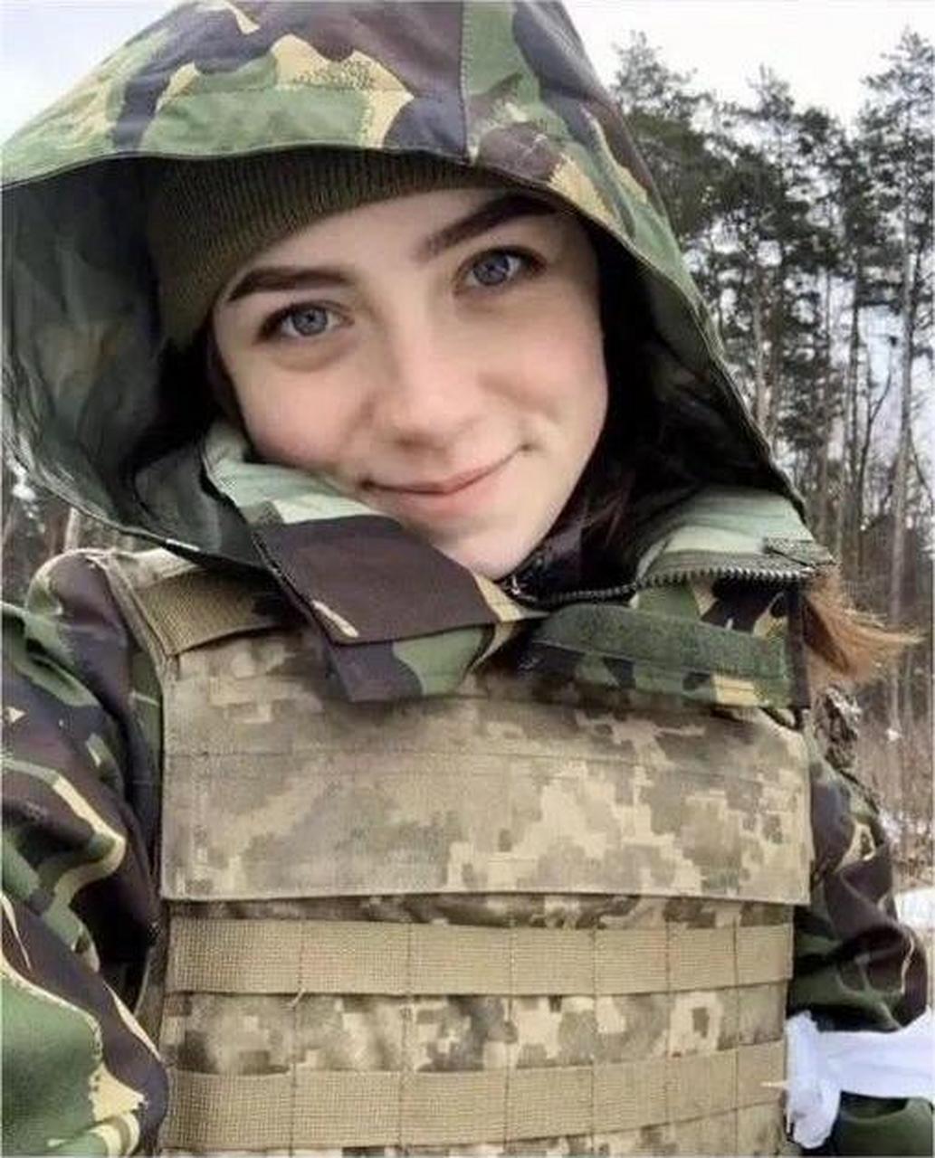 乌克兰女兵, 战斗在俄乌战场前线的乌克兰女兵,漂不漂亮?飒不飒?