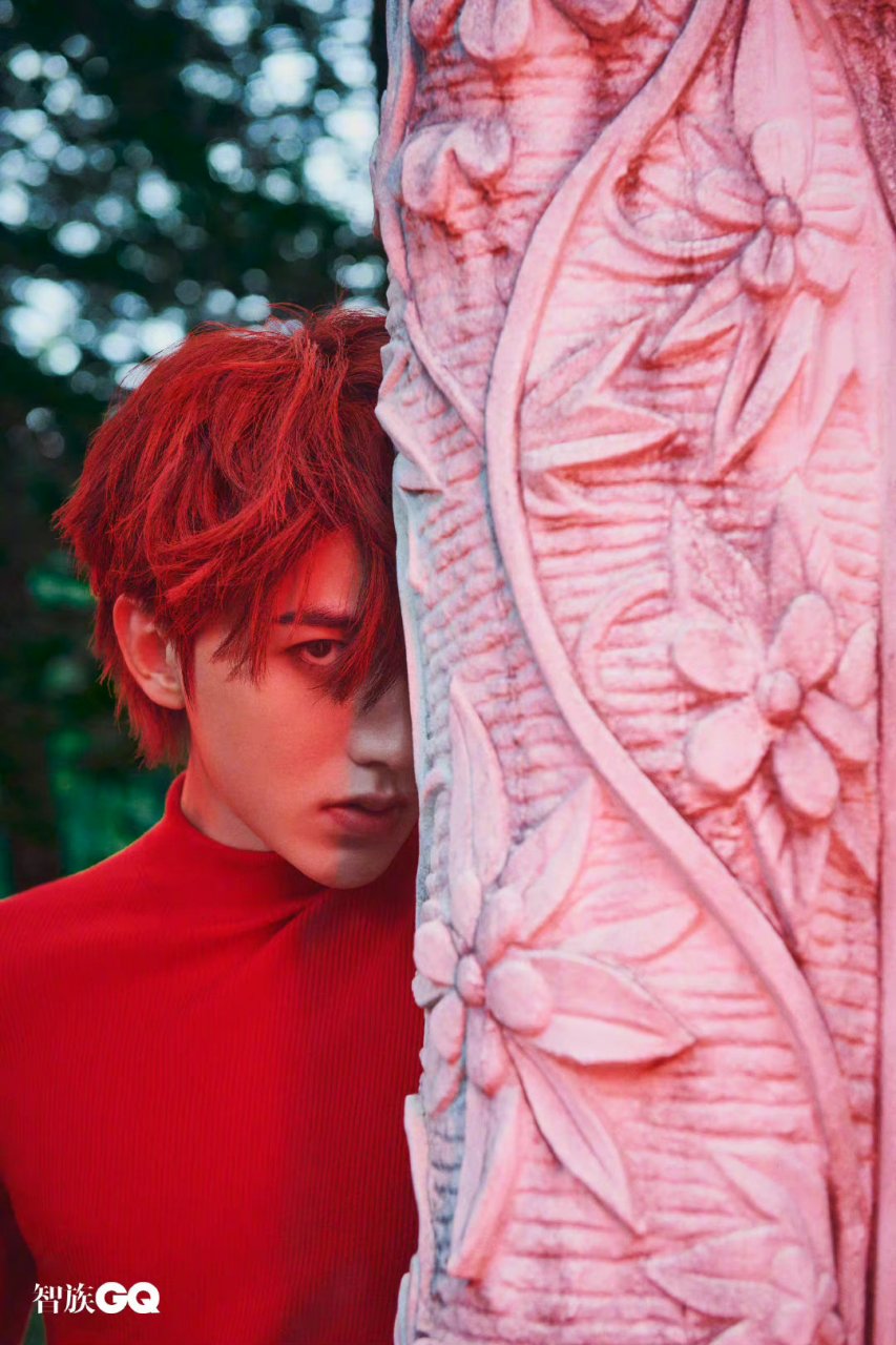 蔡徐坤红发造型,限定的红发帅哥.