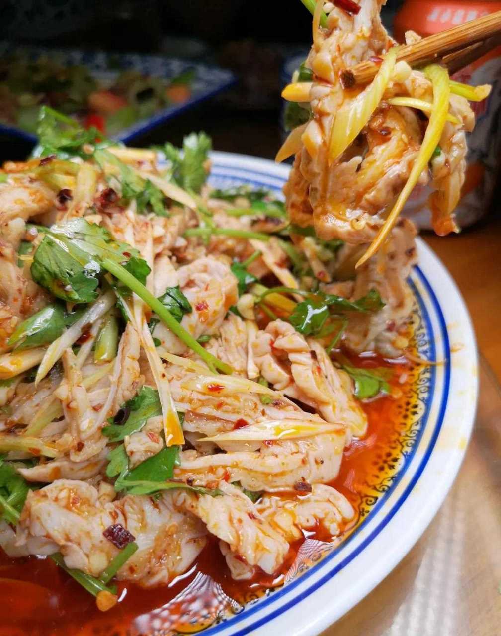 在西安有种小吃叫葫芦头,在葫芦头店,大家都知道梆梆肉,但有种更早