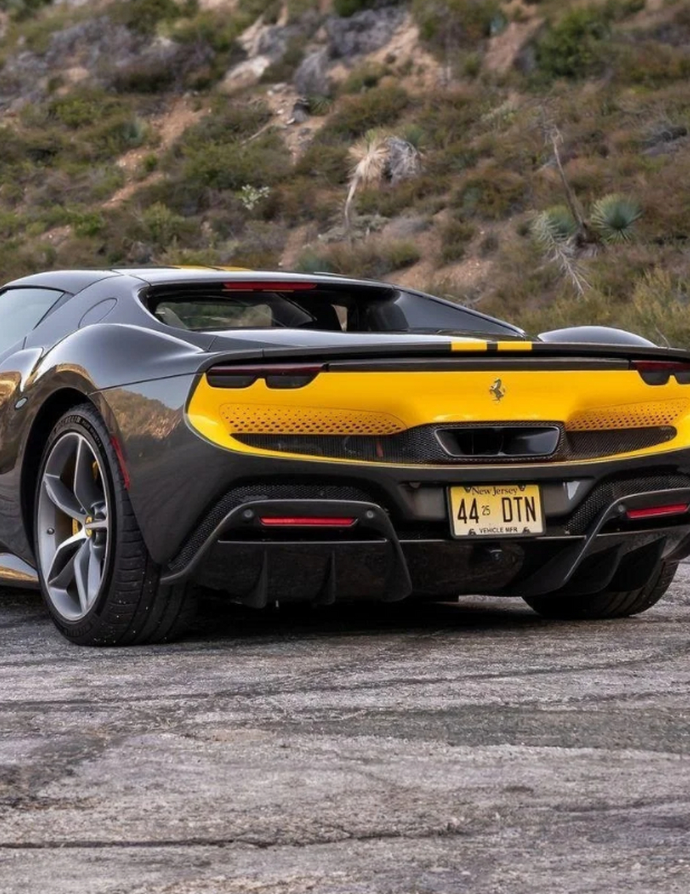 狂野不羁的法拉利 296 gtb!