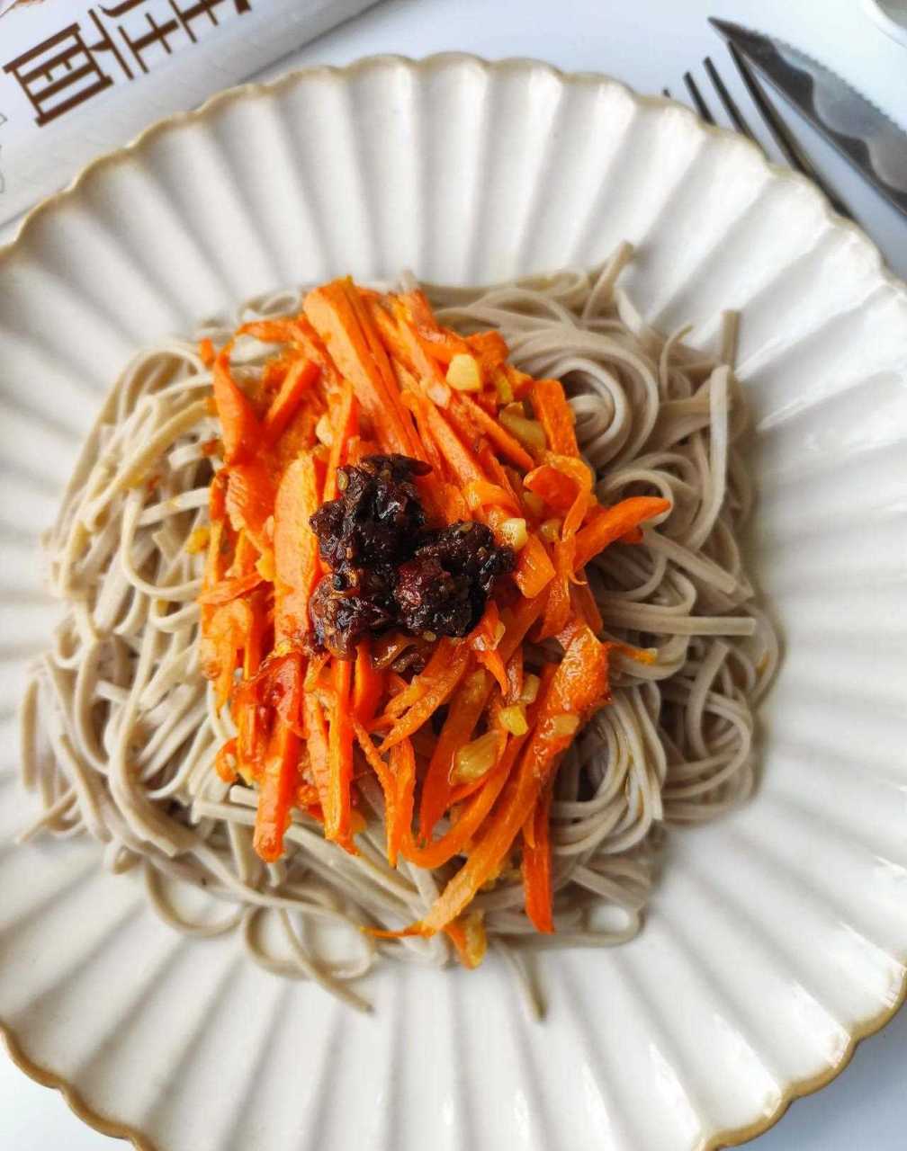 用金龙鱼的荞麦面,做了牛肉酱拌面,简单又快手[阴险] 金龙鱼荞麦面1份