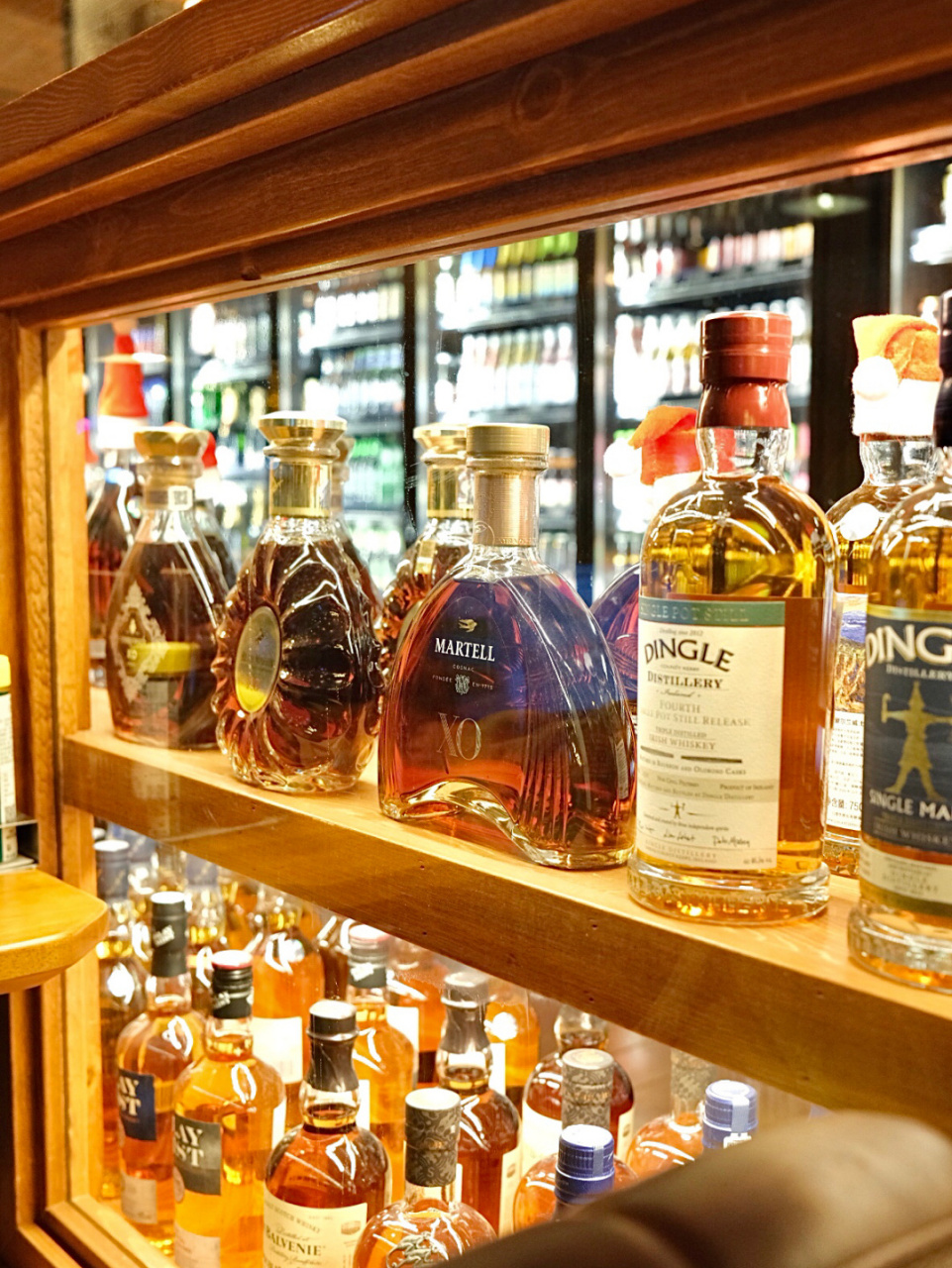 [工人] commune将 酒水自选区,鸡尾酒吧台 ,二者合一,满足顾客想喝酒