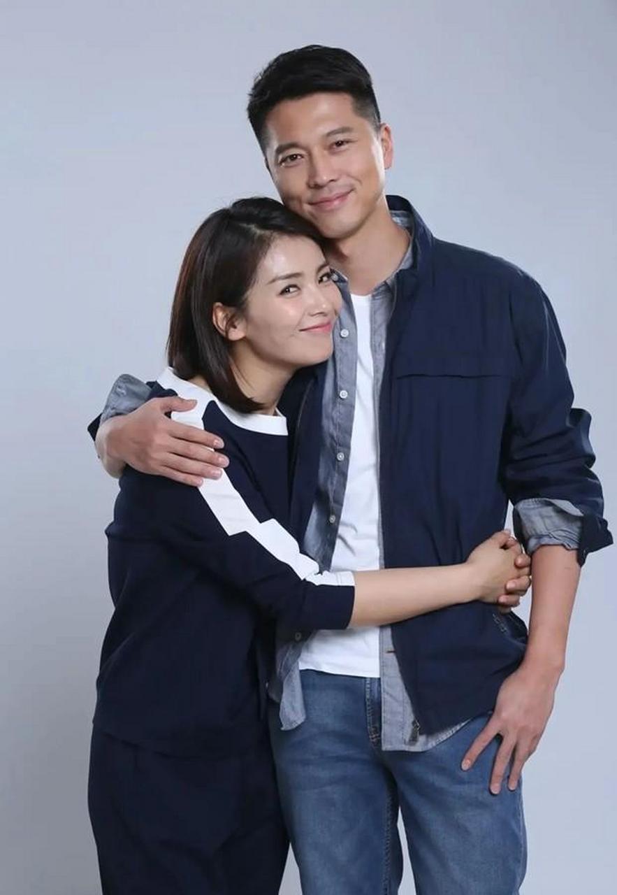 刘涛身材真好!运动装穿搭也难掩丰腴身姿,被王雷后背抱羞到没眼看