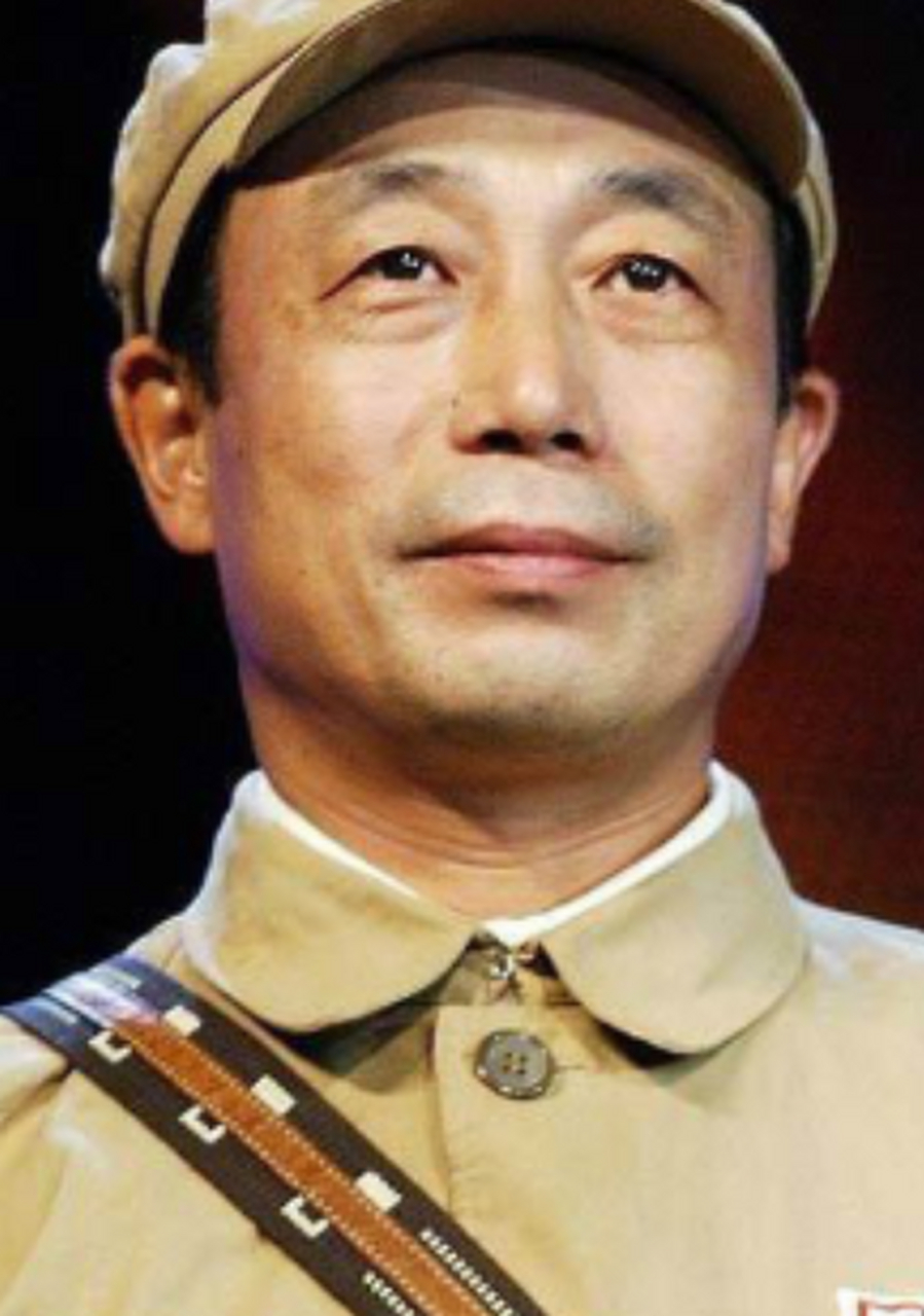 近日,关于国家一级演员孙海英在美国别墅区捡垃圾的新闻引发了网友们