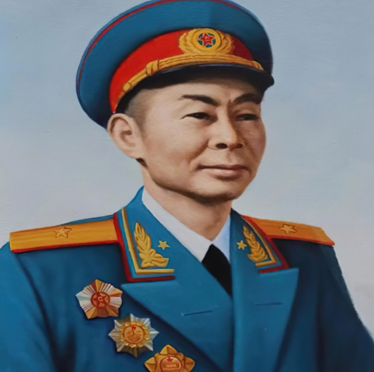 1942年,蔡爱卿为了避免部下的伤亡,他抓来了一万只青蛙,并将它们的