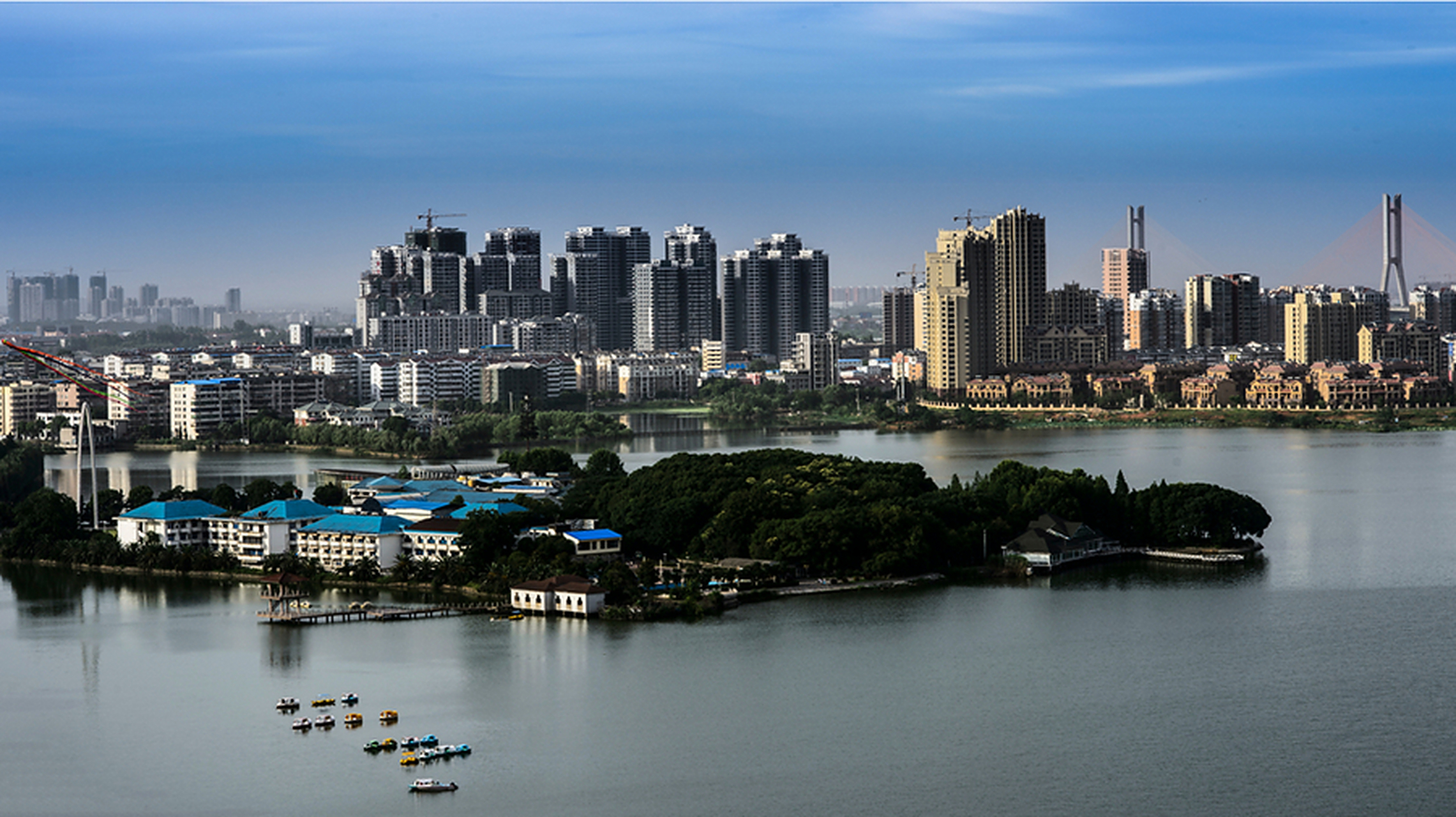 12万人.2022年,鄂州市gdp为1264.55亿元.