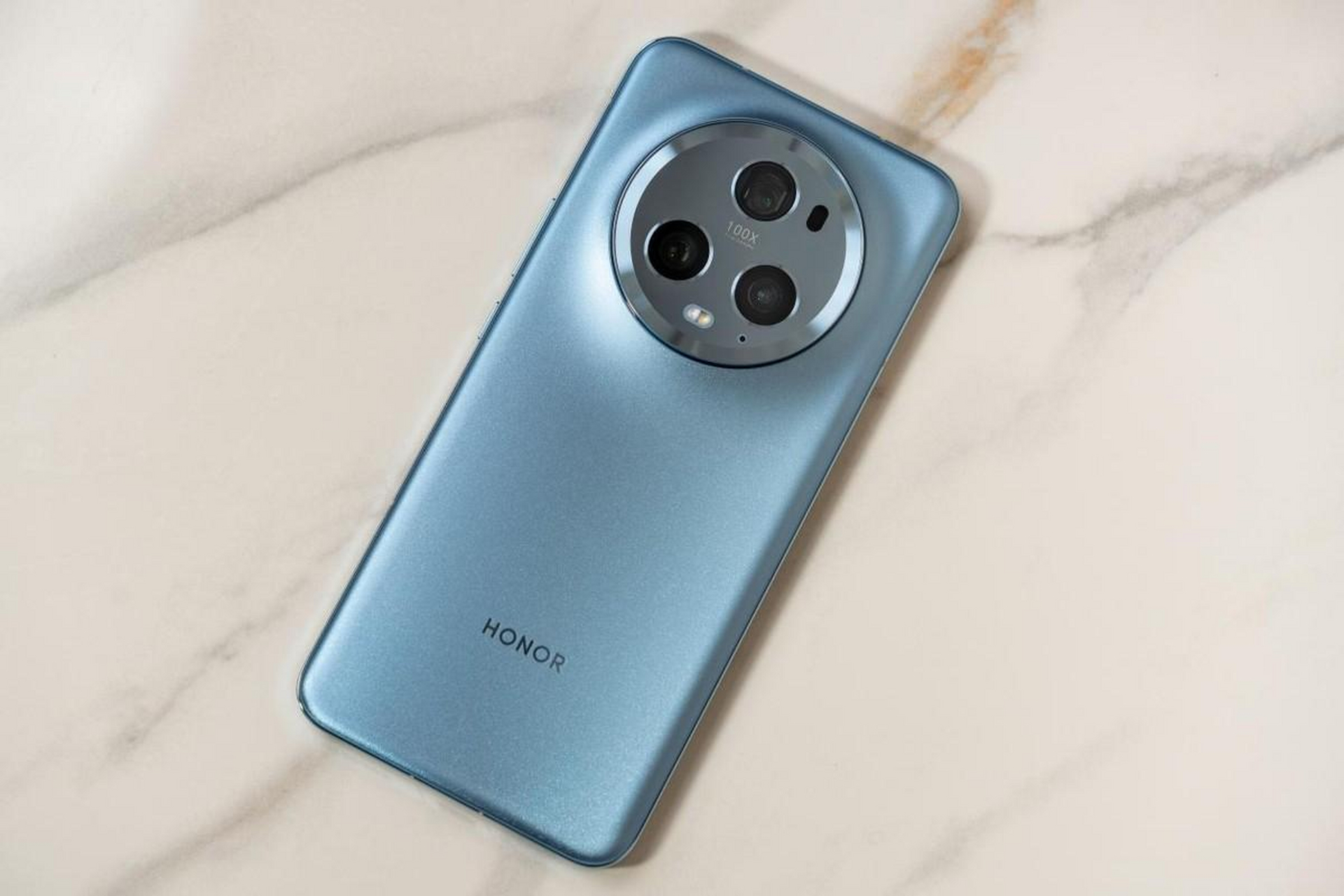 荣耀magic5 pro手机,三月中旬发布的新机型,从上面可以看出,堆料非常