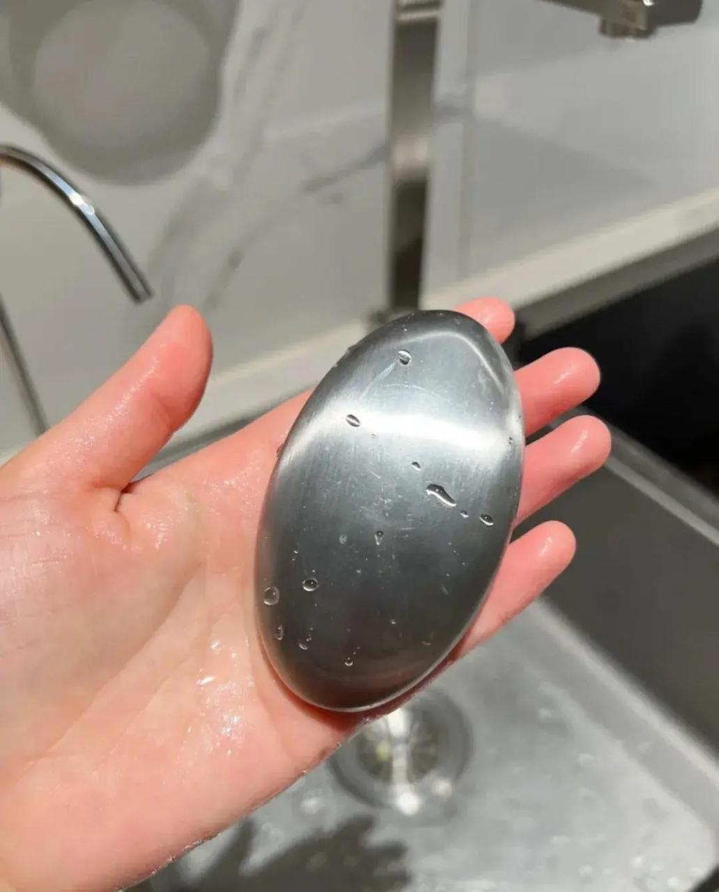 咱也不知道,不锈钢肥皂是谁发明的,简直是人才～ 最近,闺蜜说她入手了