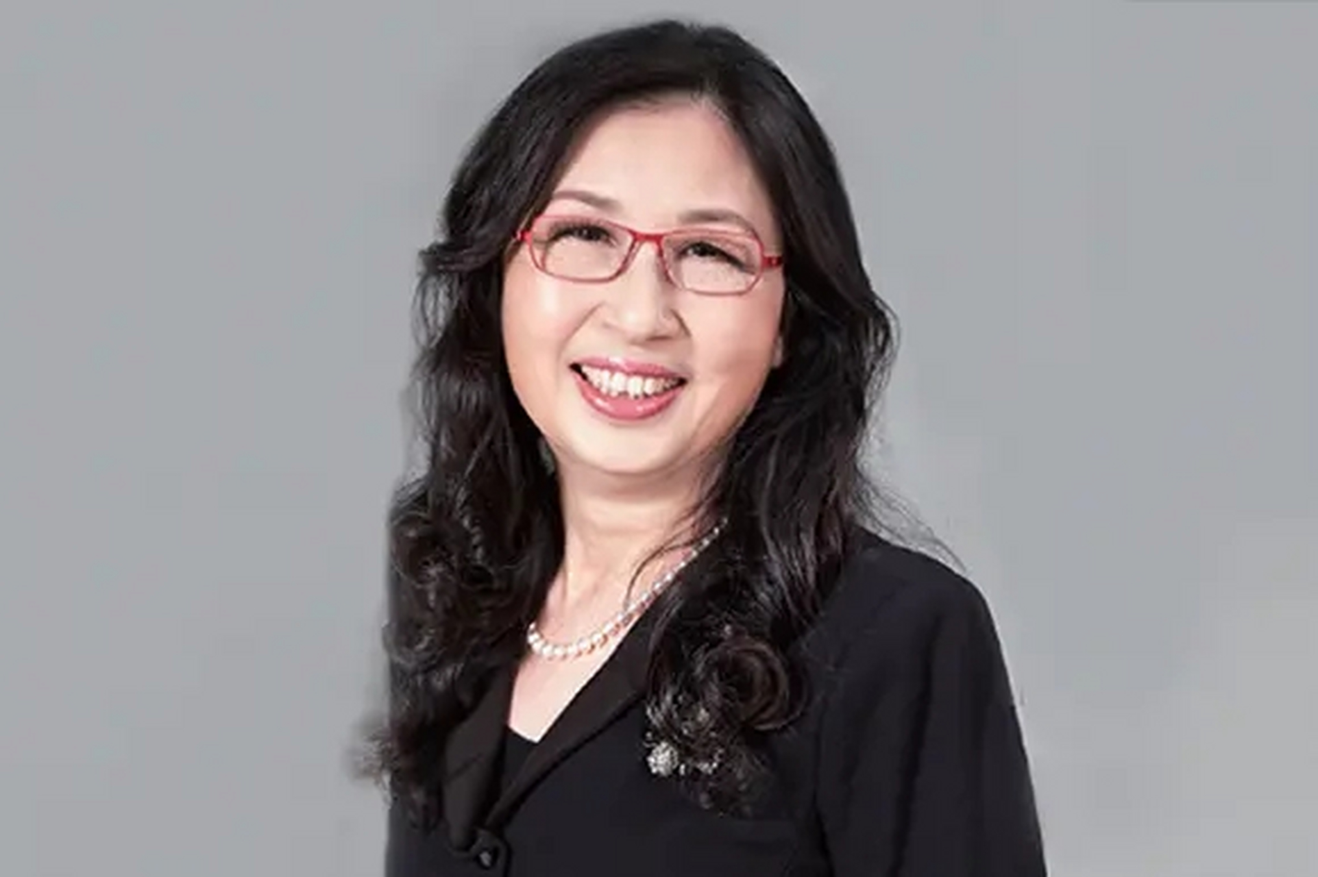 1995年的一天,孙亚芳主持市场部高层人事开会,半途任正非突然走进来