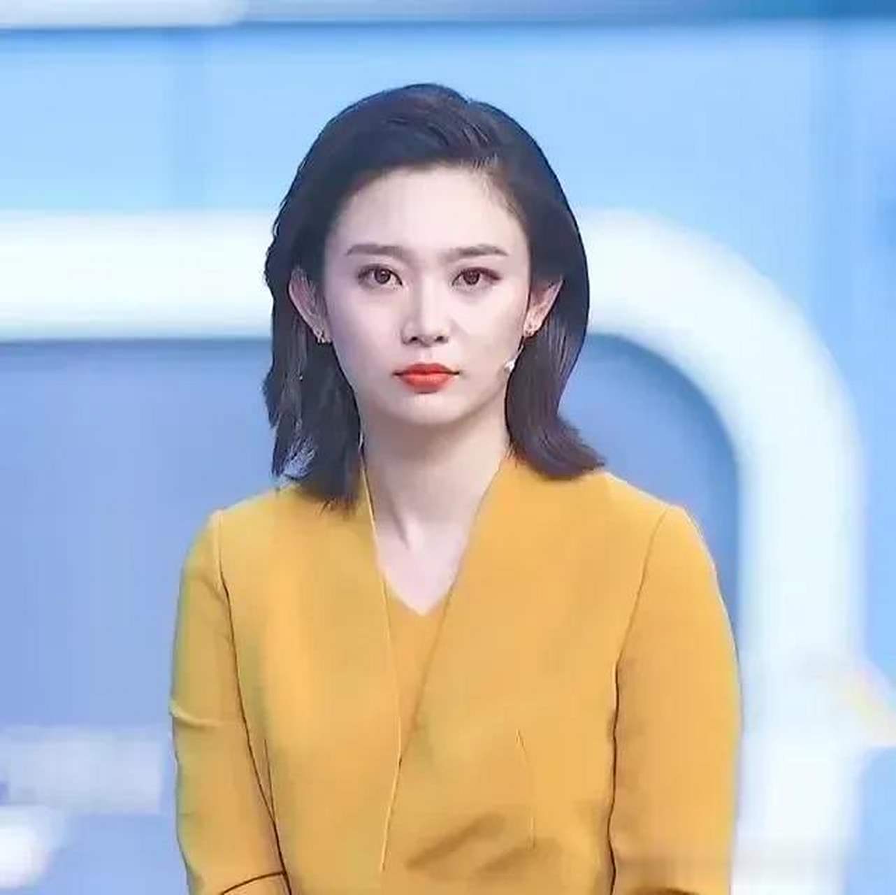 她是就职于央视农业频道的优秀主持人.