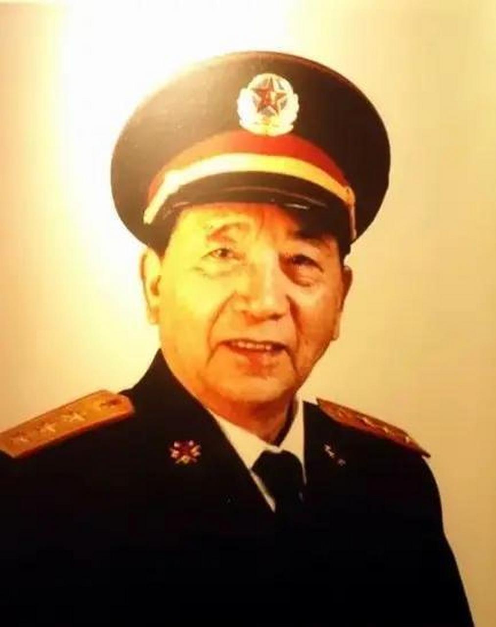 1993年,已卸任国防部长的秦基伟上将接到老部下武尚志的电话,电话中武