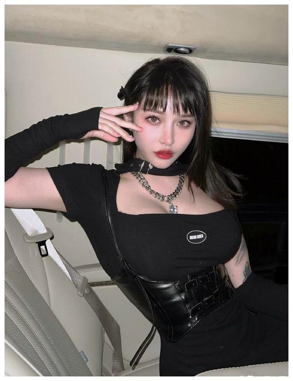 美女艺人宋昱欣迷人美照,真可爱