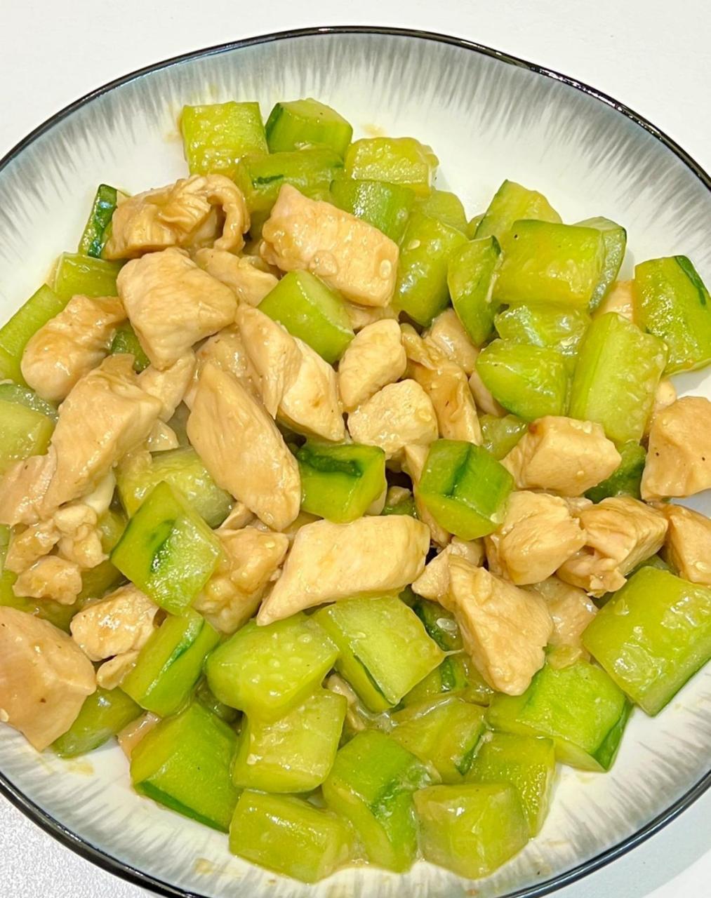 黄瓜炒鸡胸肉!这个真的巨巨巨掉