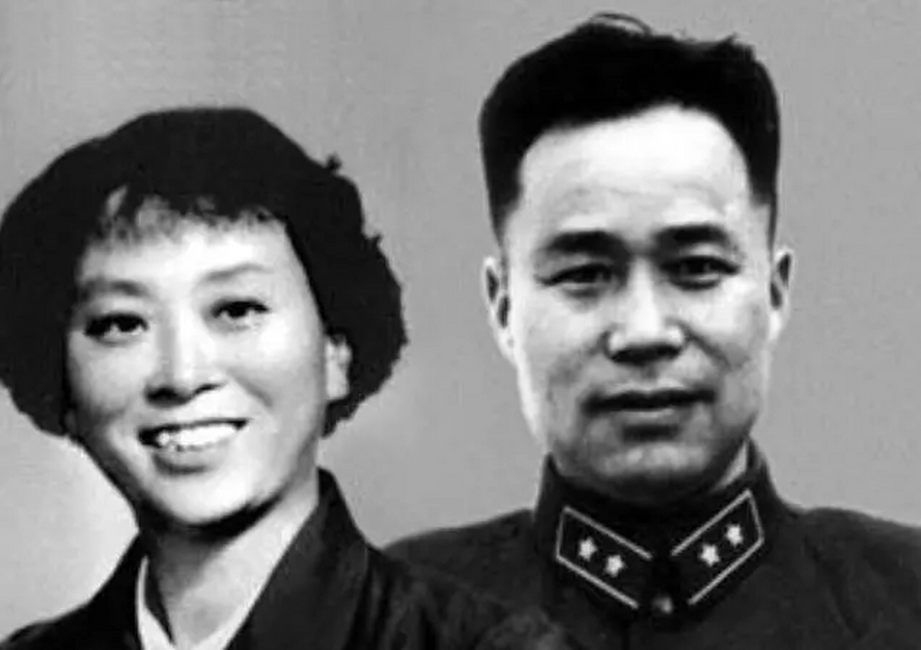 韩岫岩一纸状书,让丈夫军职降到大校,晚年想参加丈夫追悼会被拒