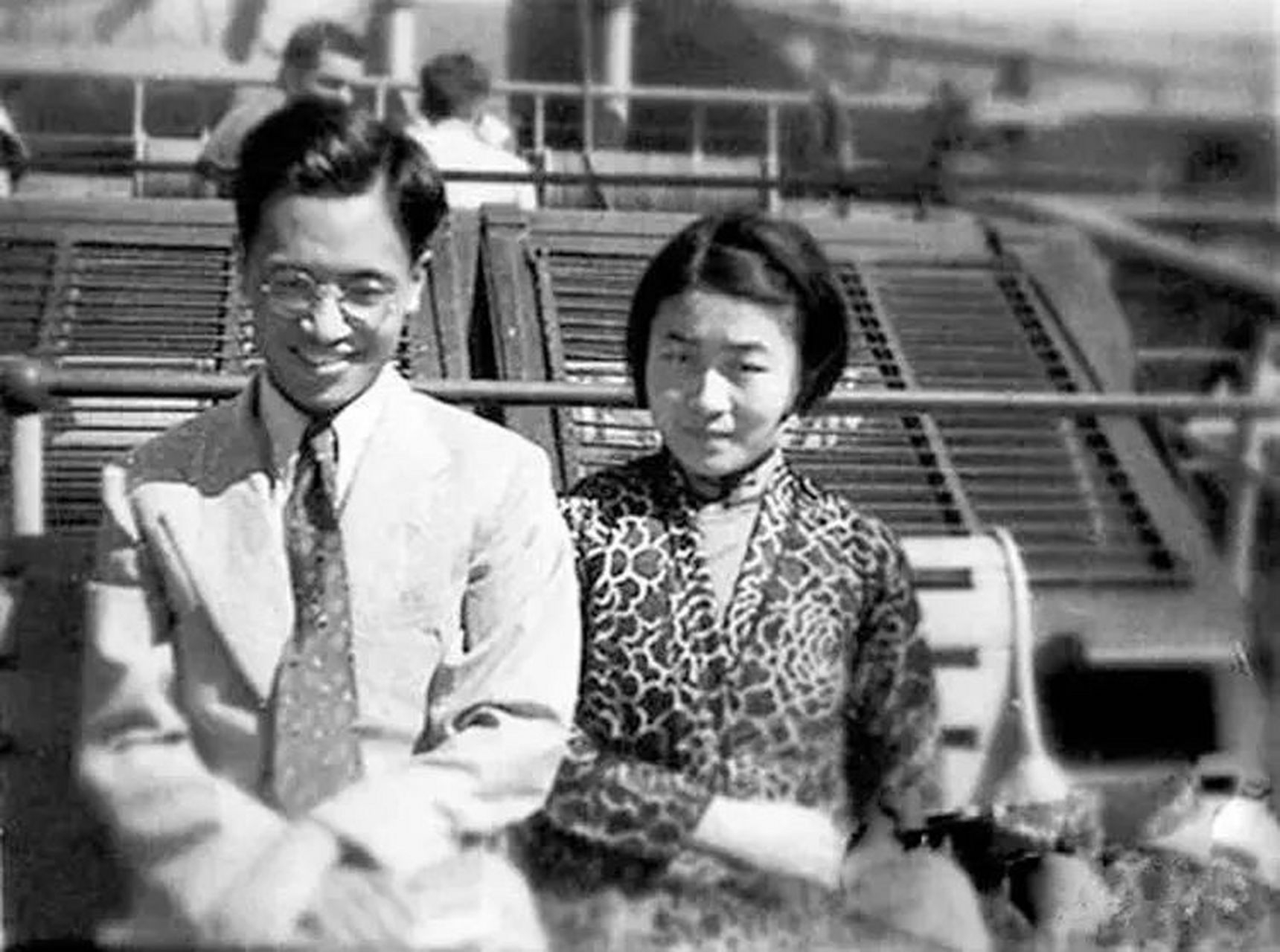 "1933年,钱钟书追求清华才女赵萝蕤,可赵萝蕤根本看不上这个百年一遇