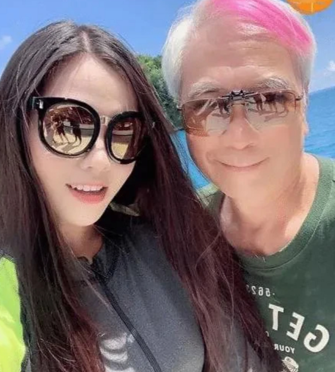 近日,香港"爷孙恋"李龙基与小他36岁的女友chris wong又有了最新动态