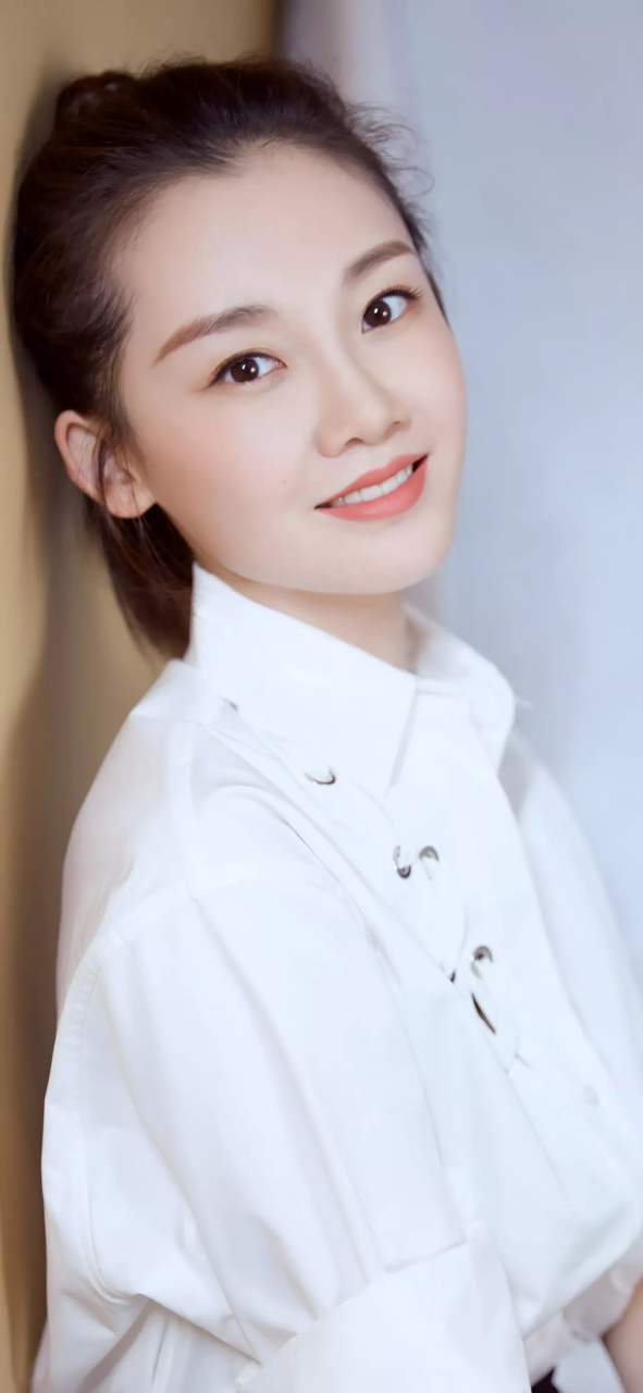 高清无水印壁纸:苗苗气质写真