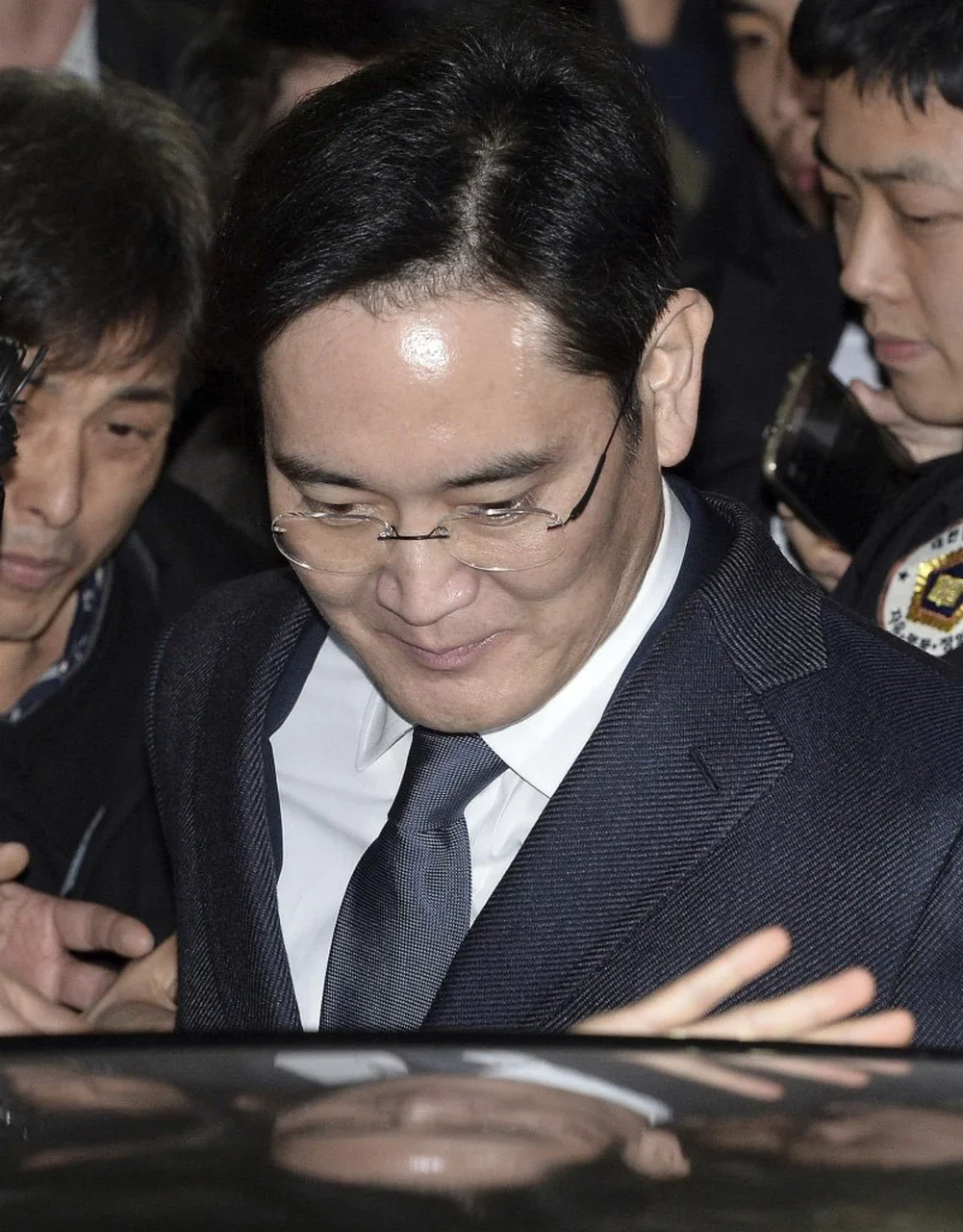 李在镕不再叫"会长",改叫jay或"在镕先生"  这个李在镕和马化腾什么