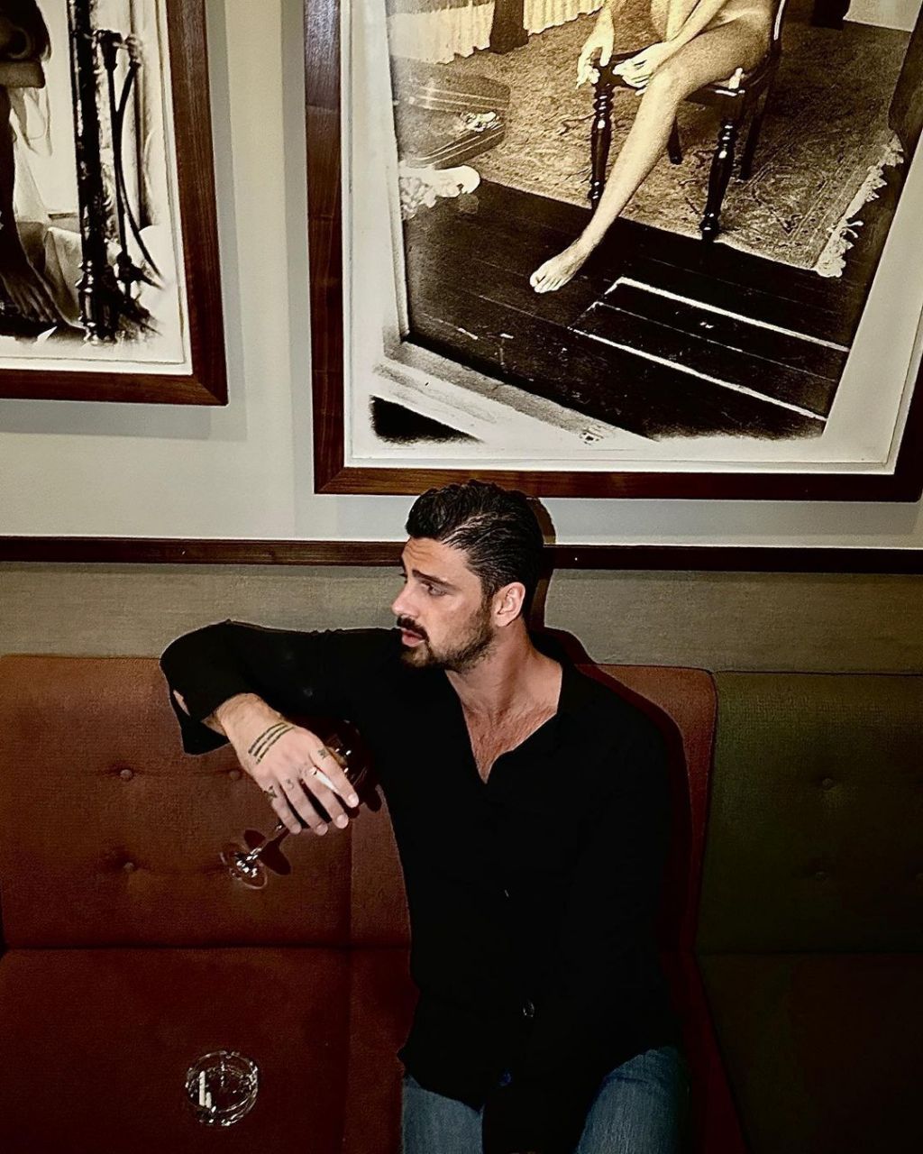 michele morrone 一组氛围感新照,他是90年生的.