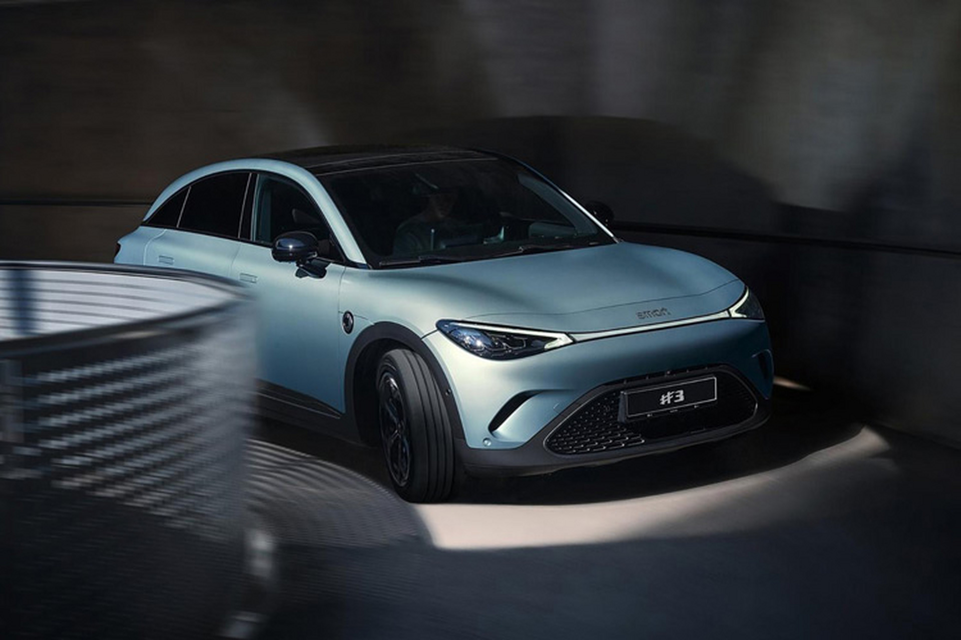 smart精灵#3将于6月1号正式上市,该车有着明显的轿跑风格,同样会推出