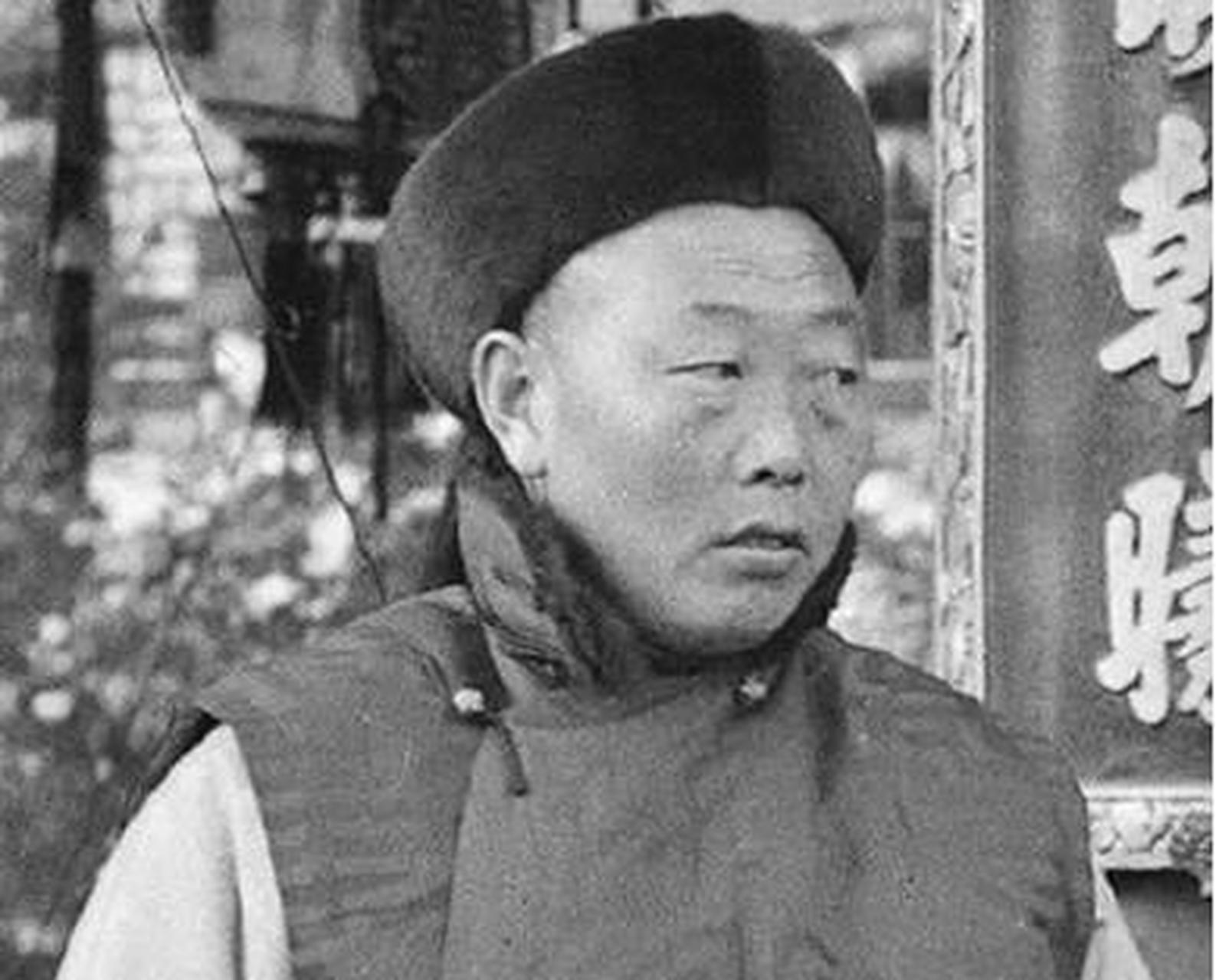 "  安德海是慈禧最为宠信的太监之一,那么慈禧与安德海究竟是如