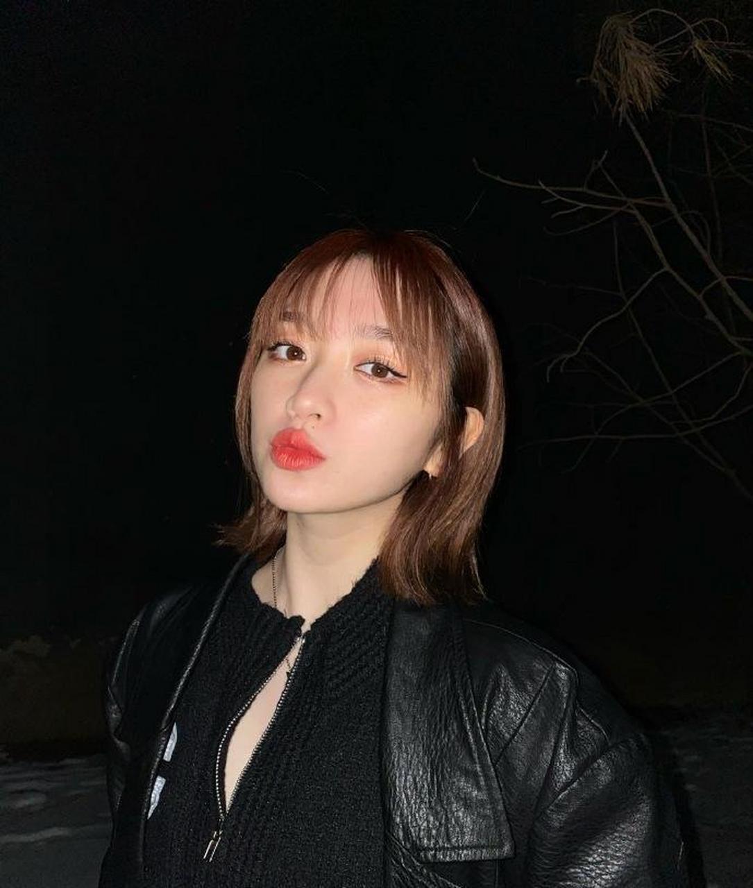 日本黑怕女孩吉田凜音美女小姐姐迷人美照欣赏,好美啊