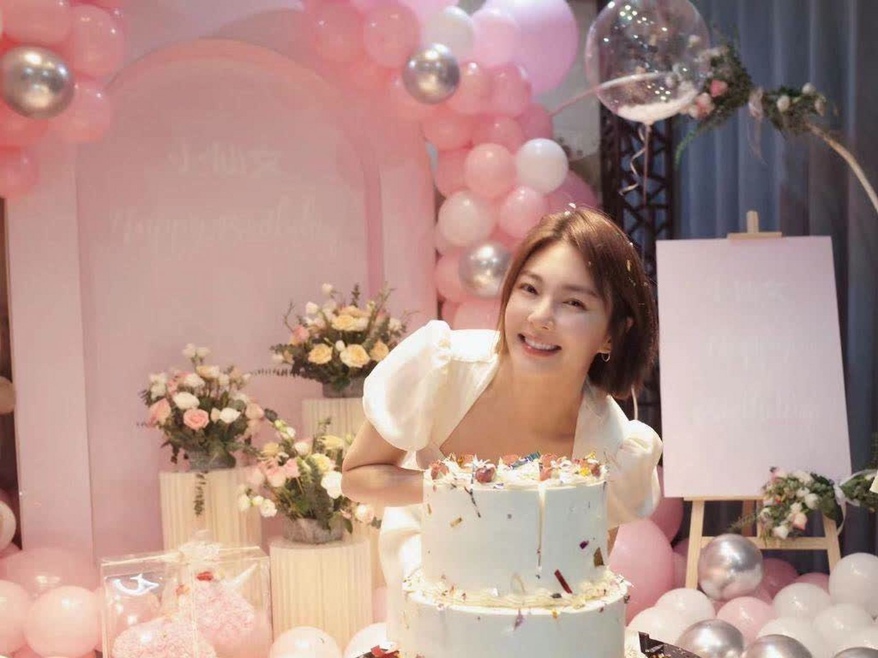 35岁张雨绮生日照太有活力了!