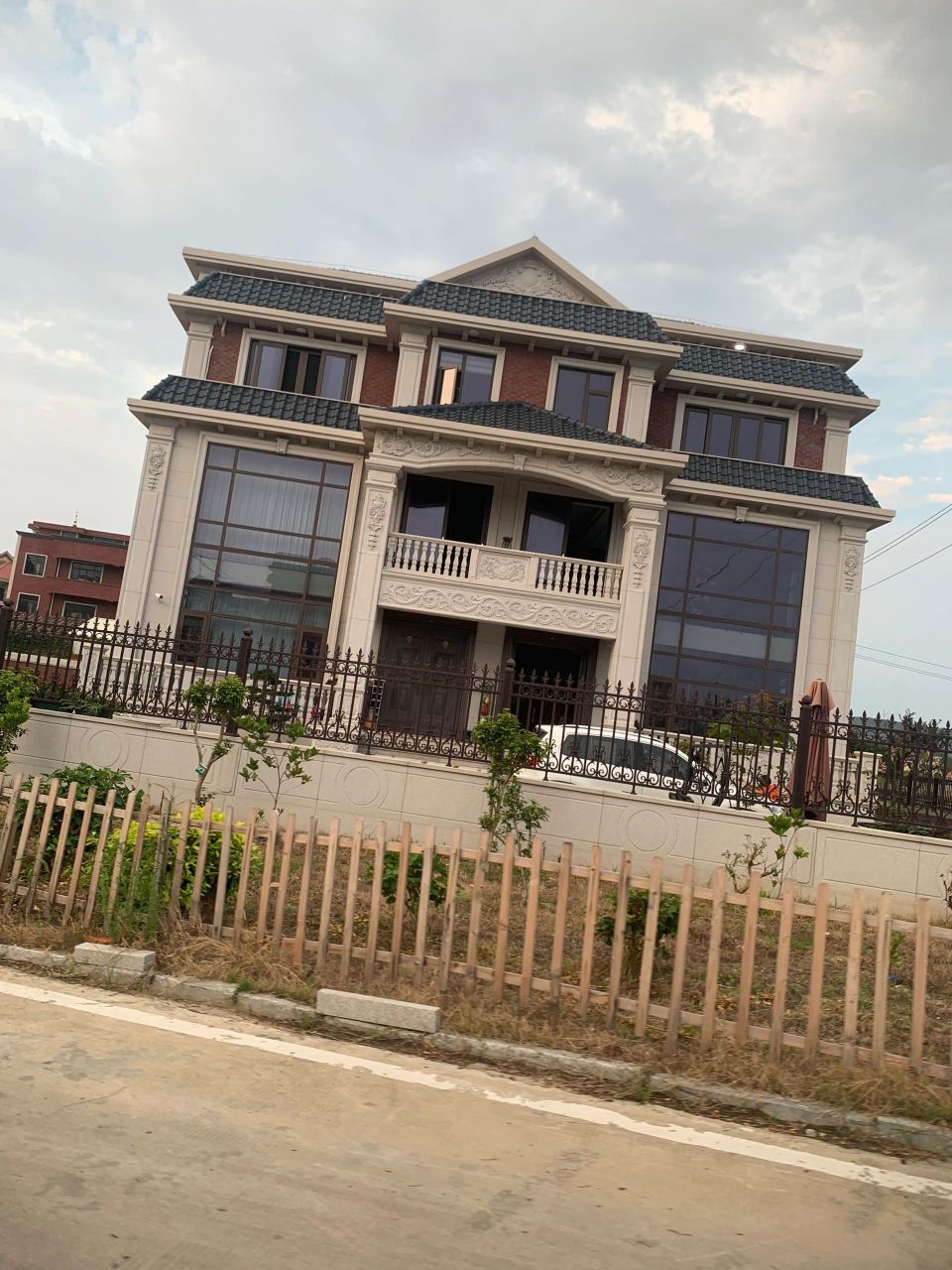 说出来你可能不信,在我们福建农村,这样子的自建房已经不好娶媳妇了