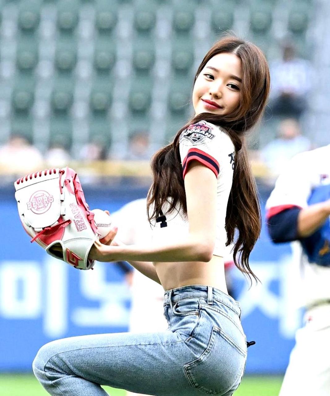 张元英的身材简直是妖精般的.