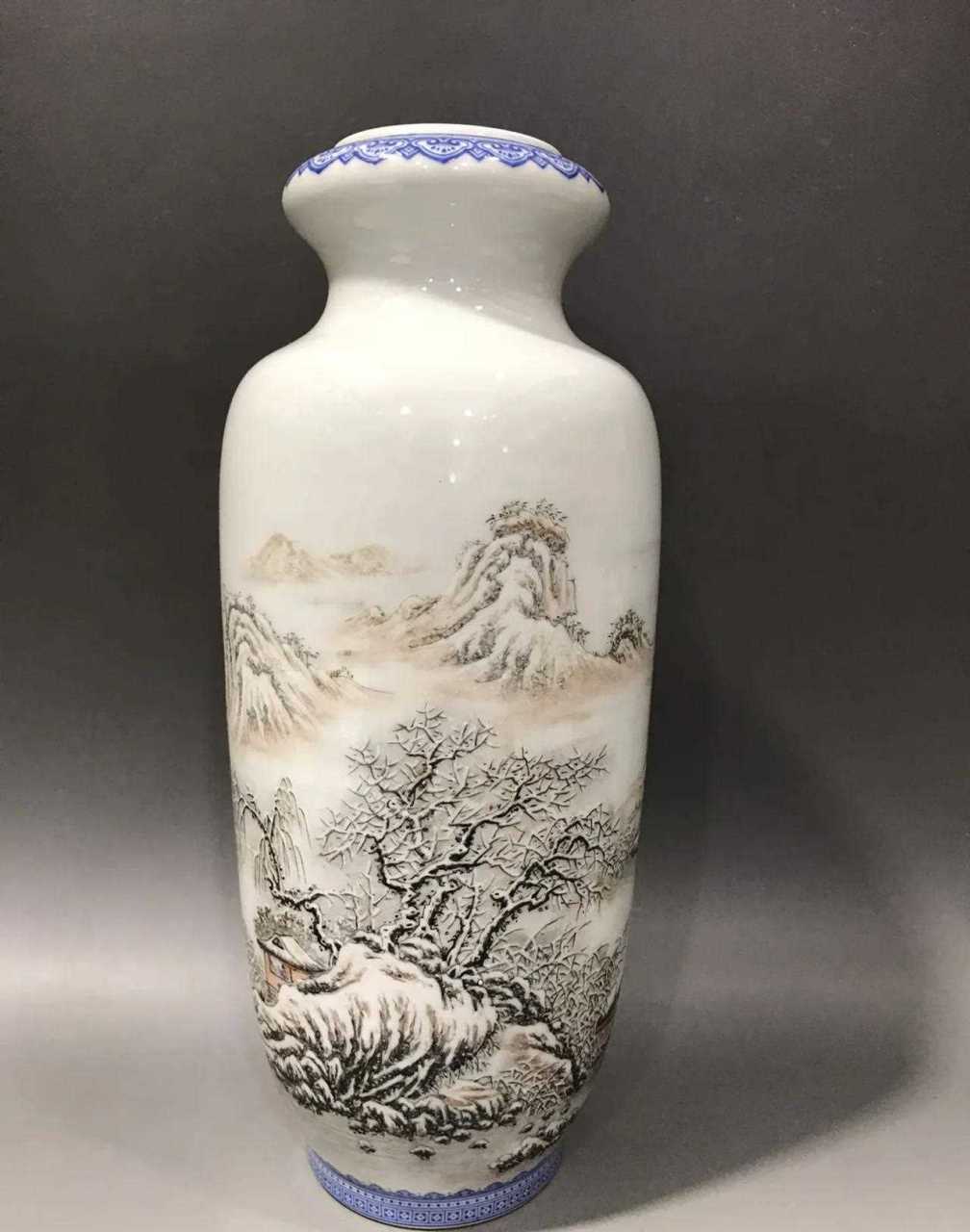 何许人款雪景瓶,高295厘米,全品