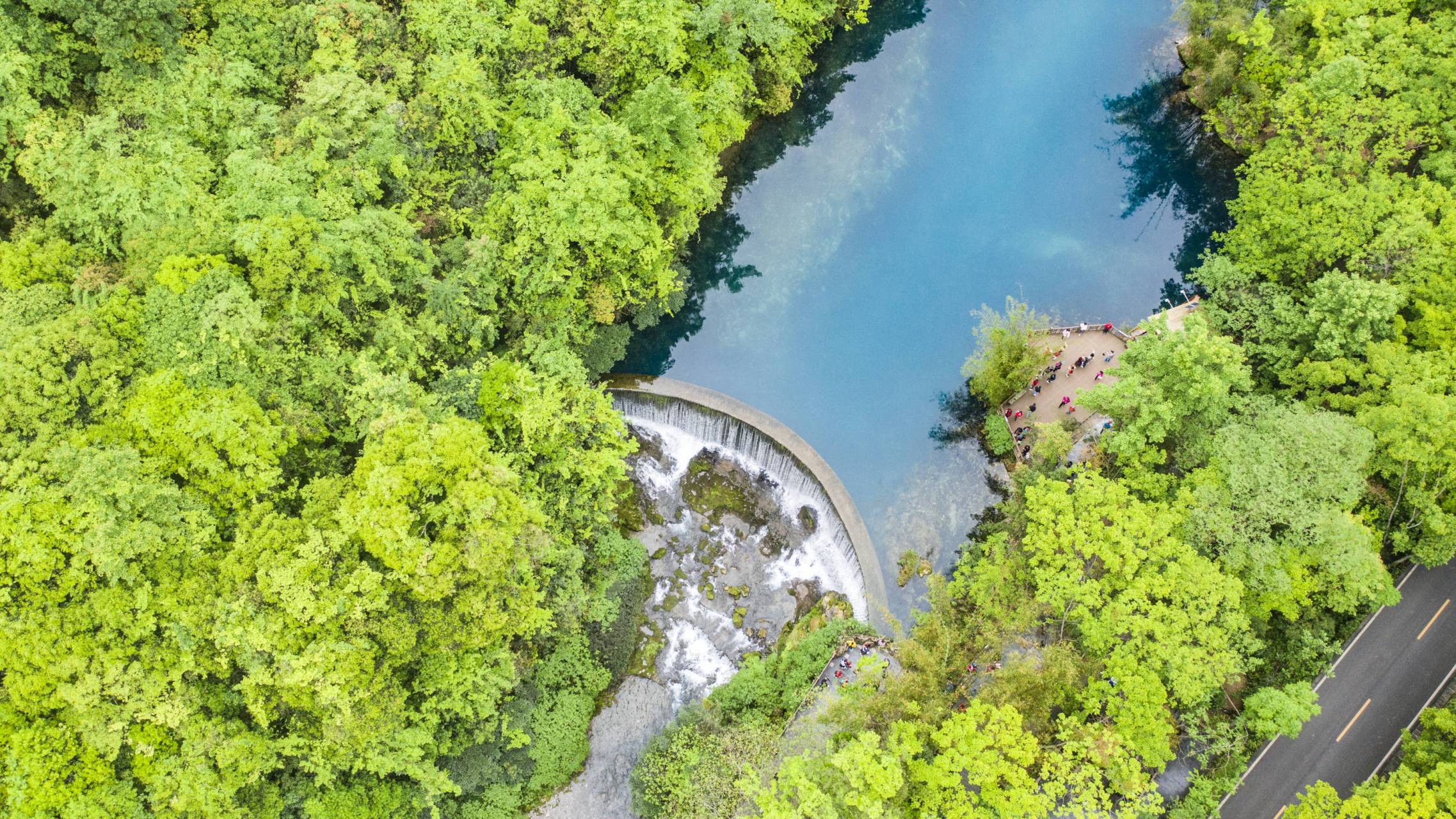 山川毓秀图片