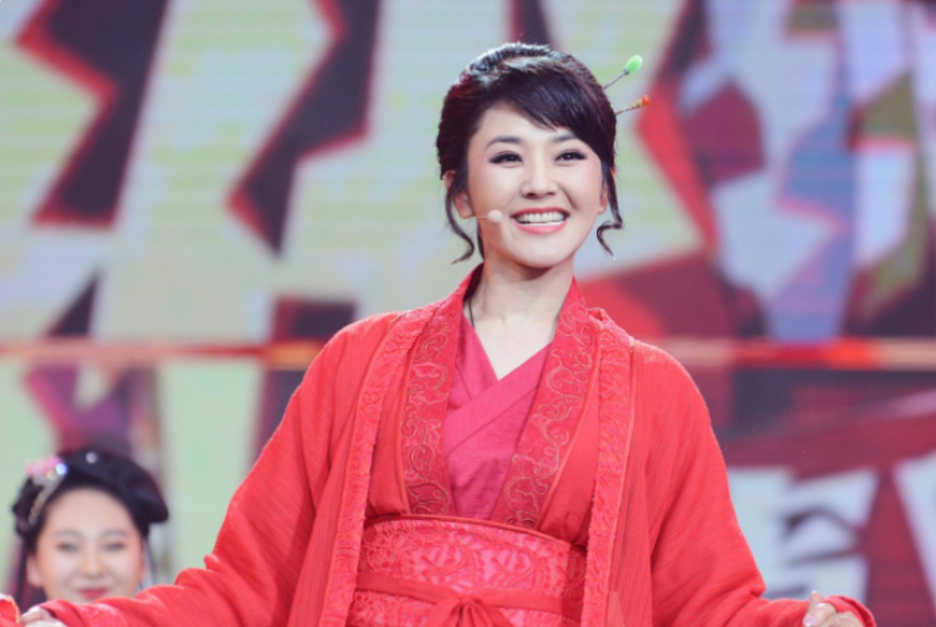 2003年,方琼与杨洋结婚!