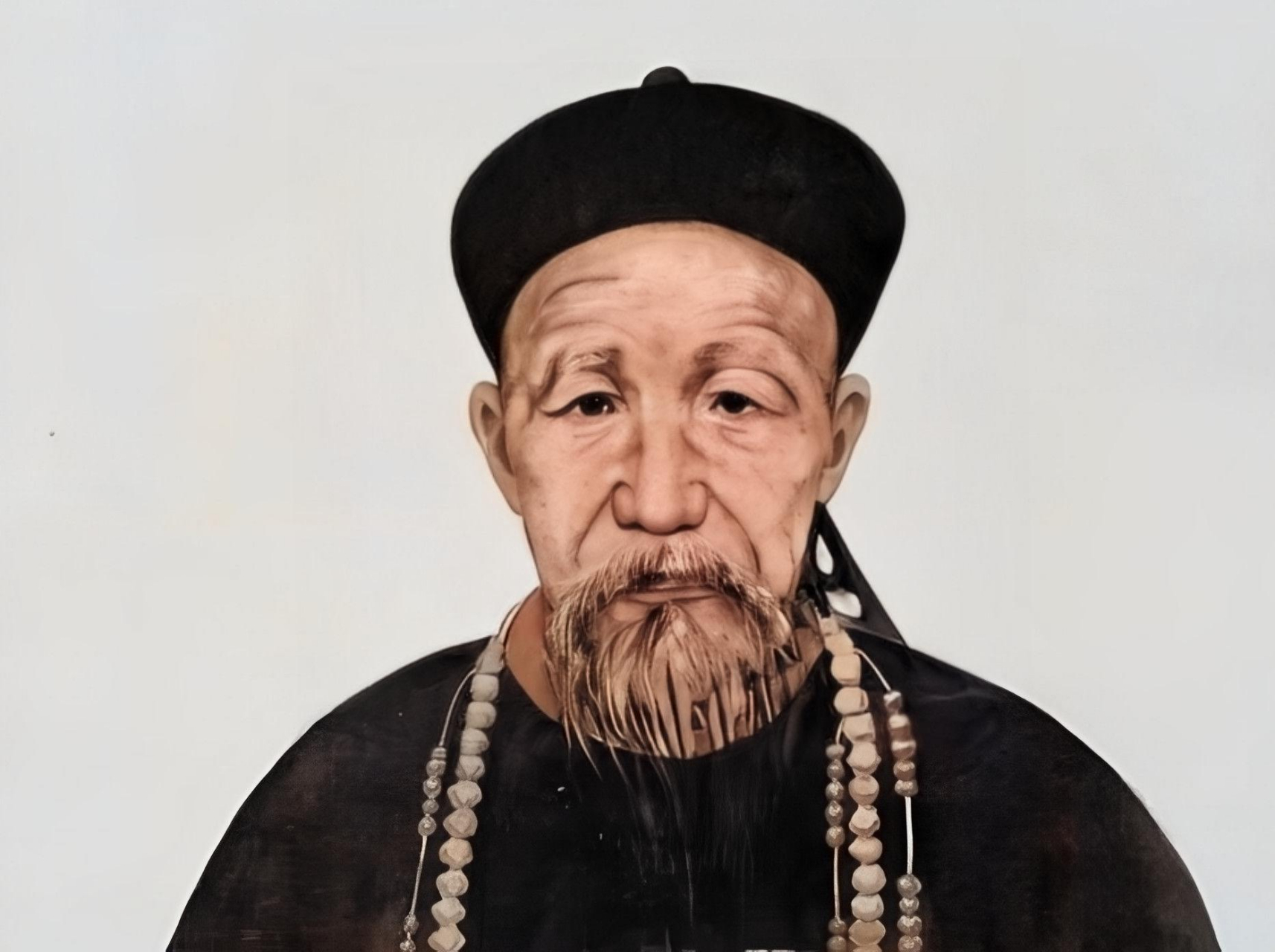 一天晚上,彭玉麟送给曾国藩一个年轻女子.曾国藩非常高兴.