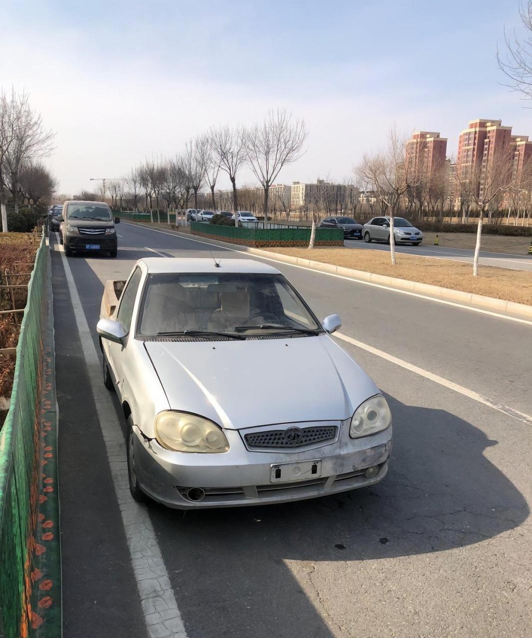 网友:这是什么车?夏利皮卡?