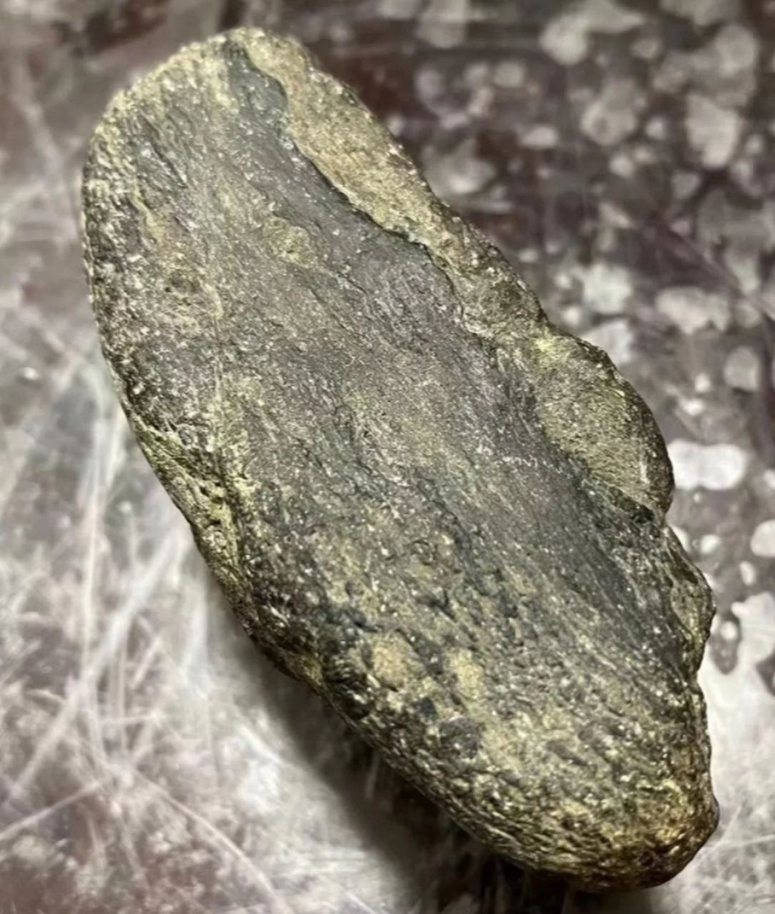 点击头像看直播# #翡翠原石#  730克莫西沙老象皮高冰玻璃底牌子料