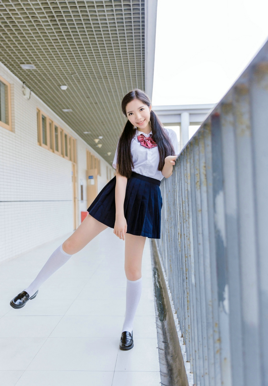 教室里的双马尾少女,甜美可爱