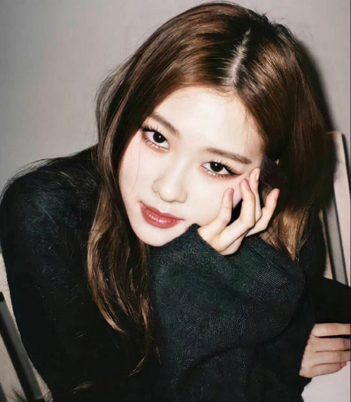 什么时候再能看到黑发色的rose啊!