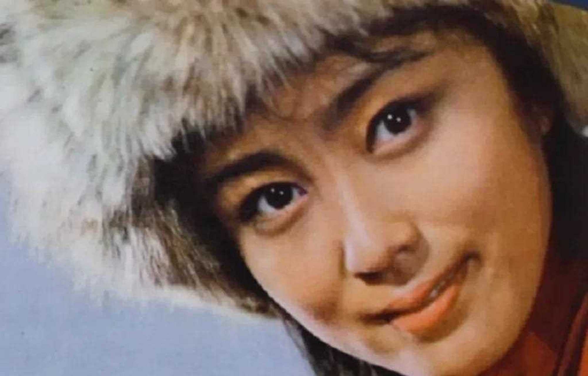 八十年代初,长影有个美丽的女演员周丽娜,据说当时她和迟志强是好友