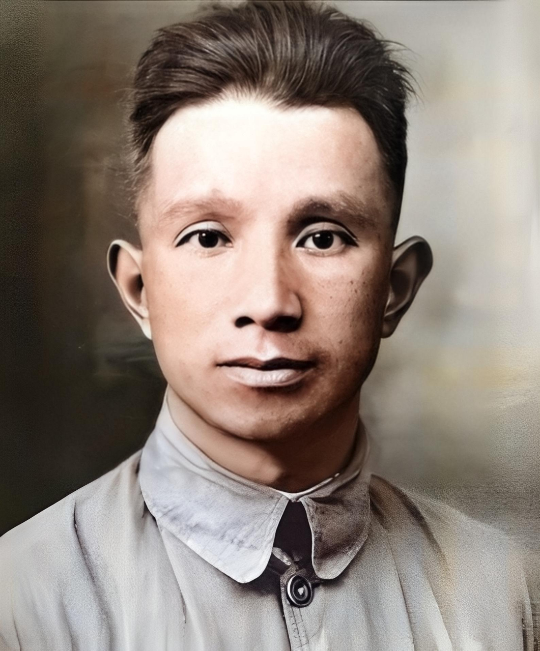 粟裕大将小时候就想当大侠.他每天要跑20多里的山路.