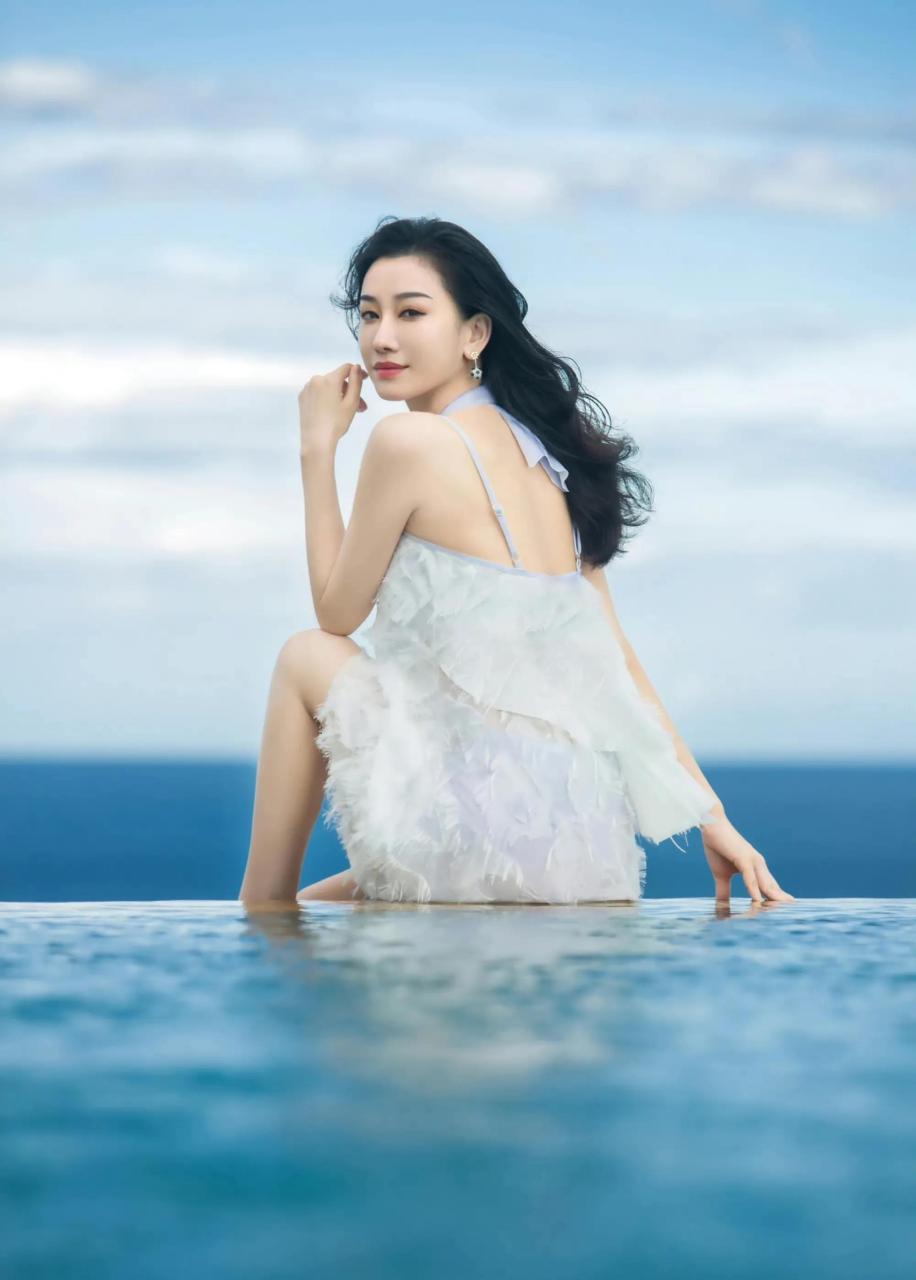 领动计划# 朱子岩 是个不折不扣的女汉子,她的事业型女强人形象,知性