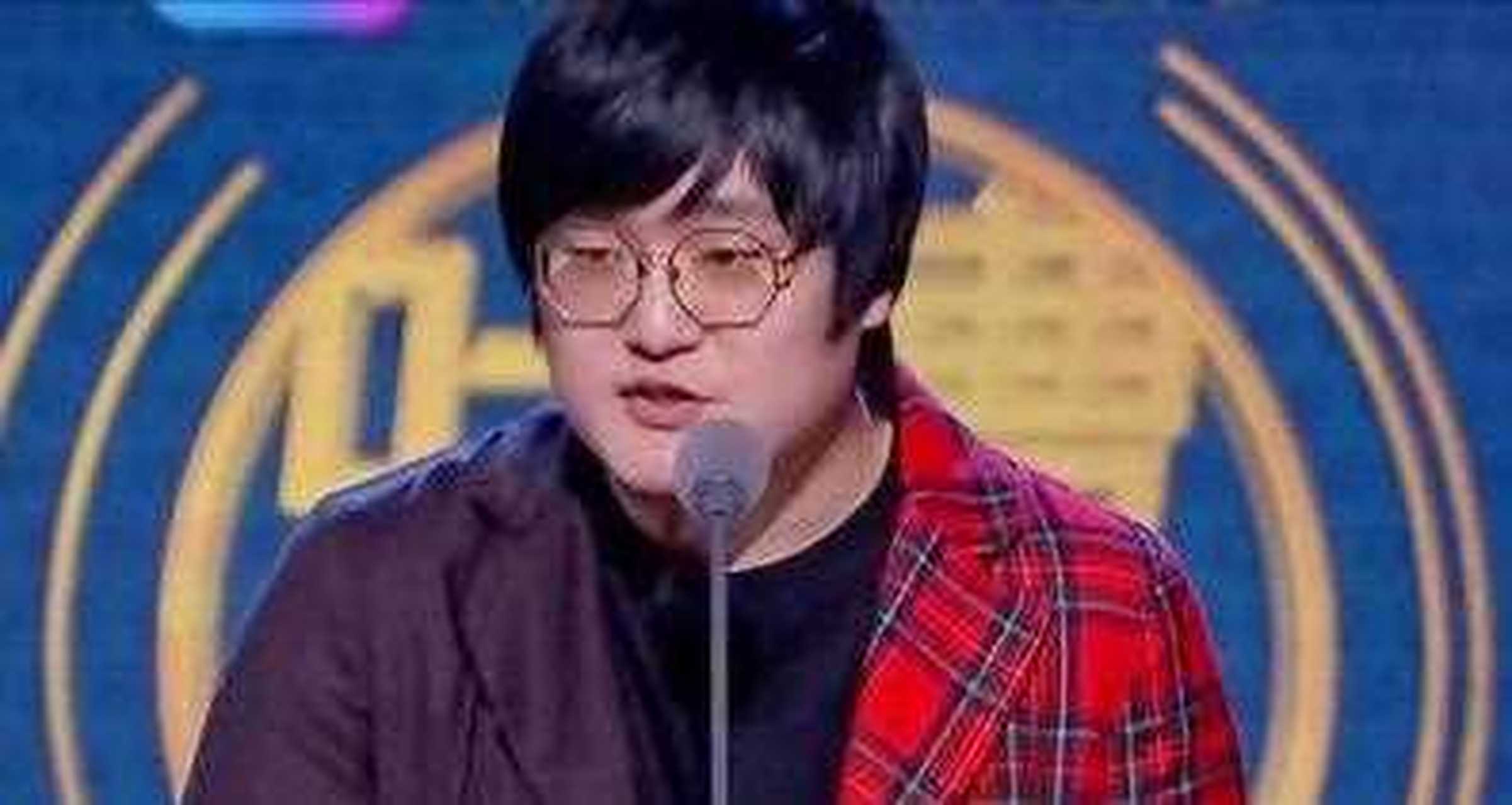 王建国作为一个优秀的脱口秀演员,编辑,文化底蕴自然没得说,要不然