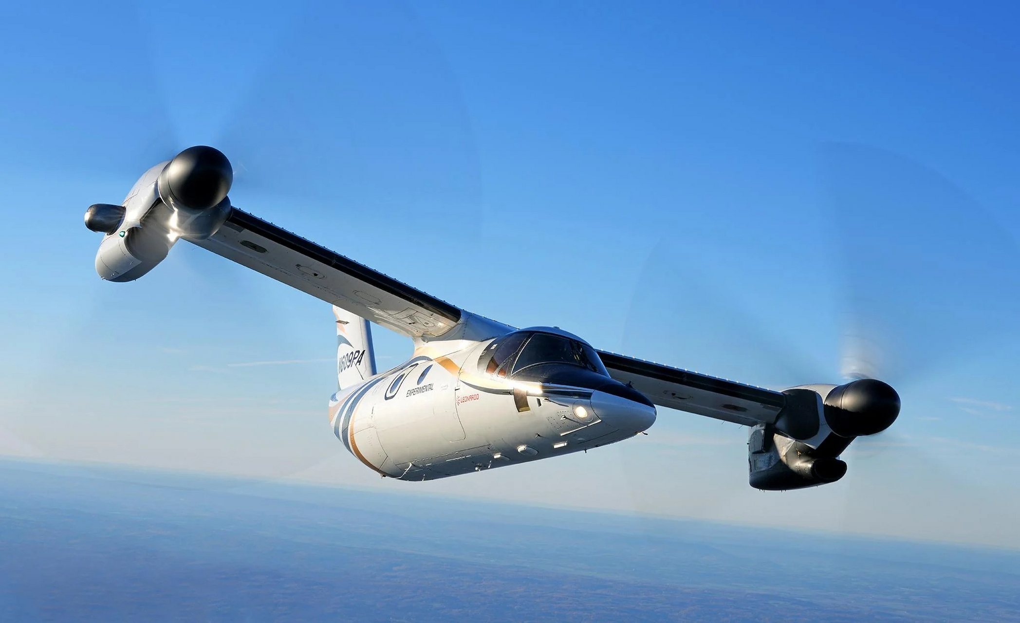 (图1-图3)  最后一架仍在飞行的l-1011飞机.