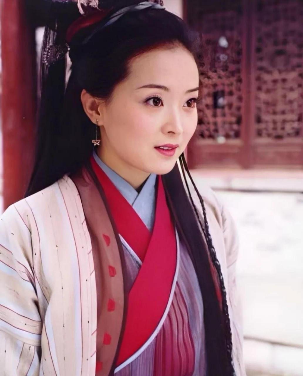 如果她当时嫁香港,估计立马就息影了,就不会有她