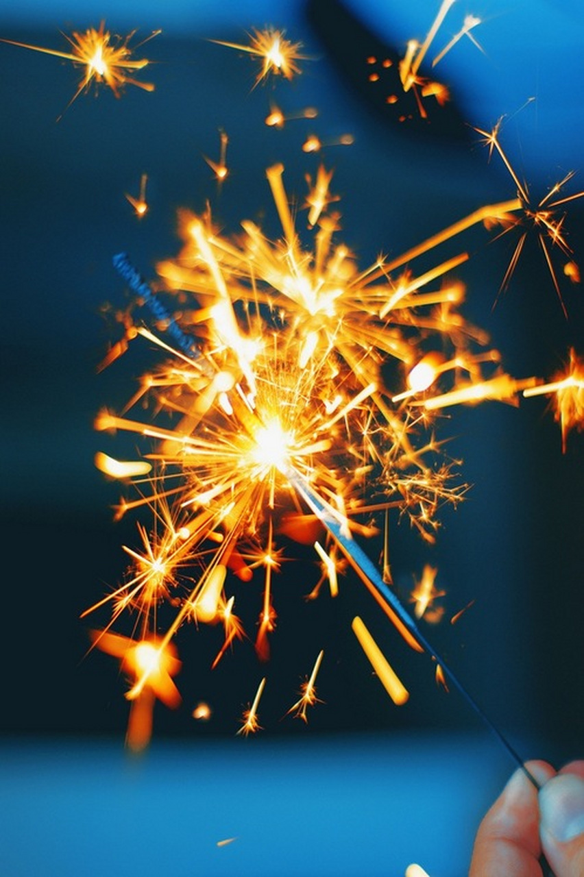 棹歌中流声抑扬.——苏轼《李思训画长江绝岛图》