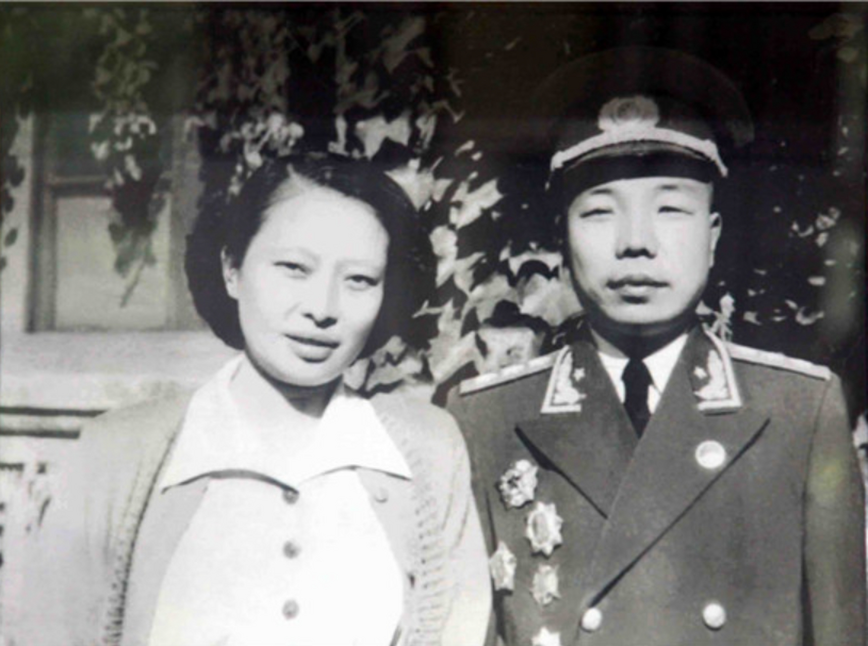 1968年初,上将萧华住在松树胡同的一座小院里.