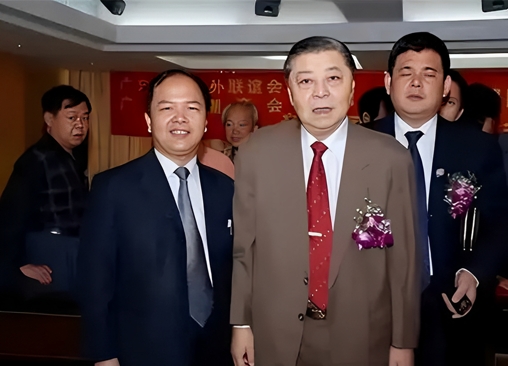 郭荣昌跳了几个等级,从县委书记到省委书记,在他的一生中取得了巨大的