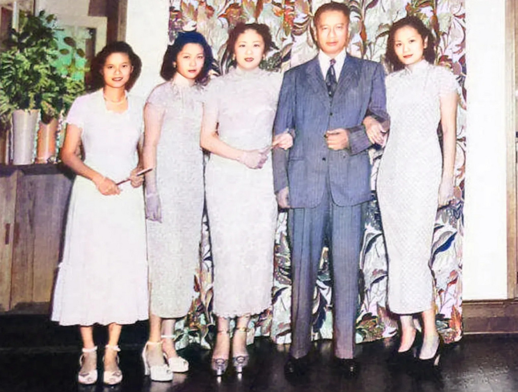 但是,经过一段时间的观察,叶问开始了担忧.